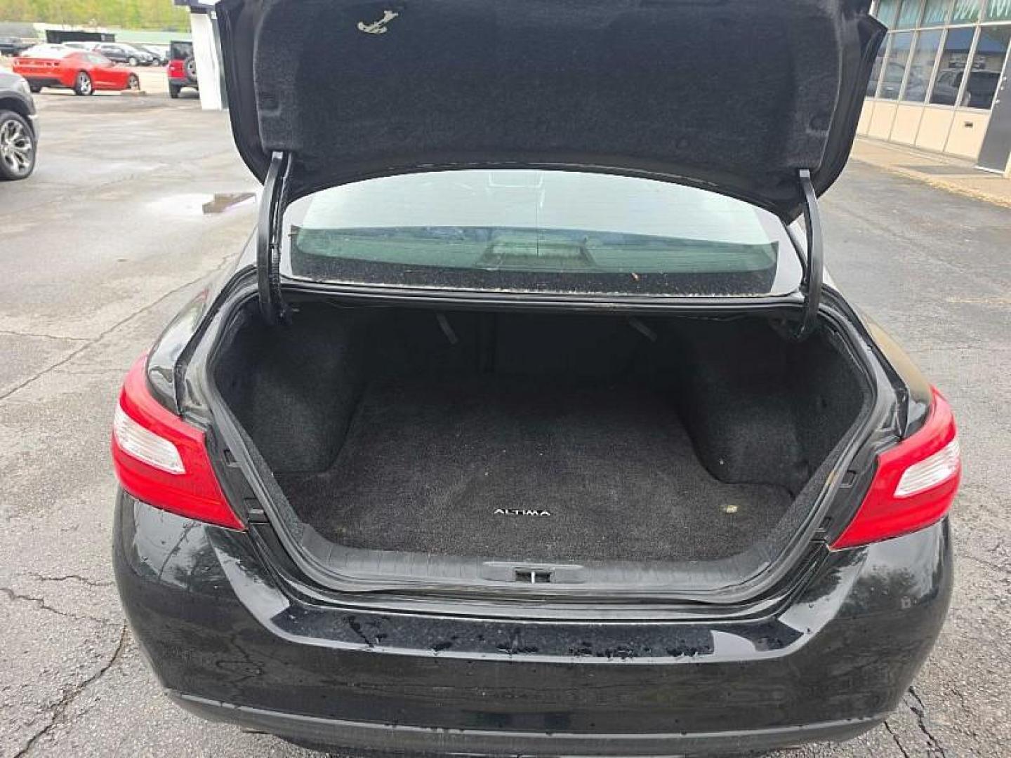 2017 BLACK /BLACK Nissan Altima 2.5 S (1N4AL3AP9HC) with an 2.5L L4 DOHC 16V engine, CVT transmission, located at 3304 Woodville Road, Northwood, OH, 43619, (419) 210-8019, 41.612694, -83.480743 - Your #1 Destination for Auto Loans and mdash;No Matter Your Credit!At our dealership, we believe everyone deserves the opportunity to drive their dream car and mdash;whether you have good credit, bad credit, or no credit at all. With a wide selection of hundreds of cars, trucks, and SUVs, you'll fin - Photo#12