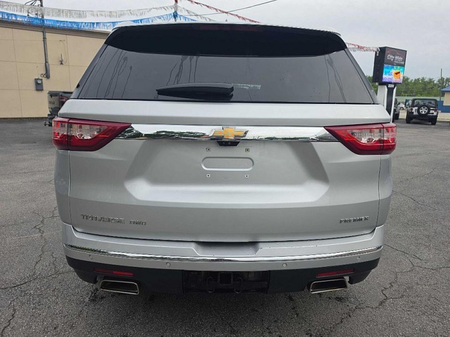 2019 SILVER /BLACK Chevrolet Traverse High Country AWD (1GNEVKKW1KJ) with an 3.6L V6 DOHC 24V engine, 9A transmission, located at 3304 Woodville Road, Northwood, OH, 43619, (419) 210-8019, 41.612694, -83.480743 - Your #1 Destination for Auto Loans and mdash;No Matter Your Credit!At our dealership, we believe everyone deserves the opportunity to drive their dream car and mdash;whether you have good credit, bad credit, or no credit at all. With a wide selection of hundreds of cars, trucks, and SUVs, you'll fin - Photo#3