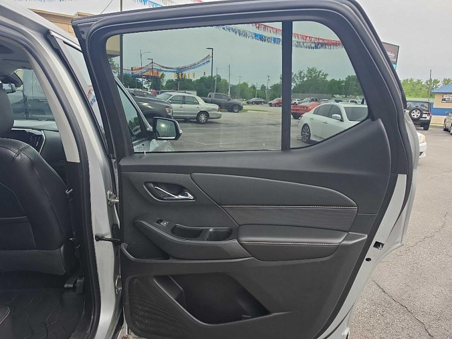 2019 SILVER /BLACK Chevrolet Traverse High Country AWD (1GNEVKKW1KJ) with an 3.6L V6 DOHC 24V engine, 9A transmission, located at 3304 Woodville Road, Northwood, OH, 43619, (419) 210-8019, 41.612694, -83.480743 - Your #1 Destination for Auto Loans and mdash;No Matter Your Credit!At our dealership, we believe everyone deserves the opportunity to drive their dream car and mdash;whether you have good credit, bad credit, or no credit at all. With a wide selection of hundreds of cars, trucks, and SUVs, you'll fin - Photo#15