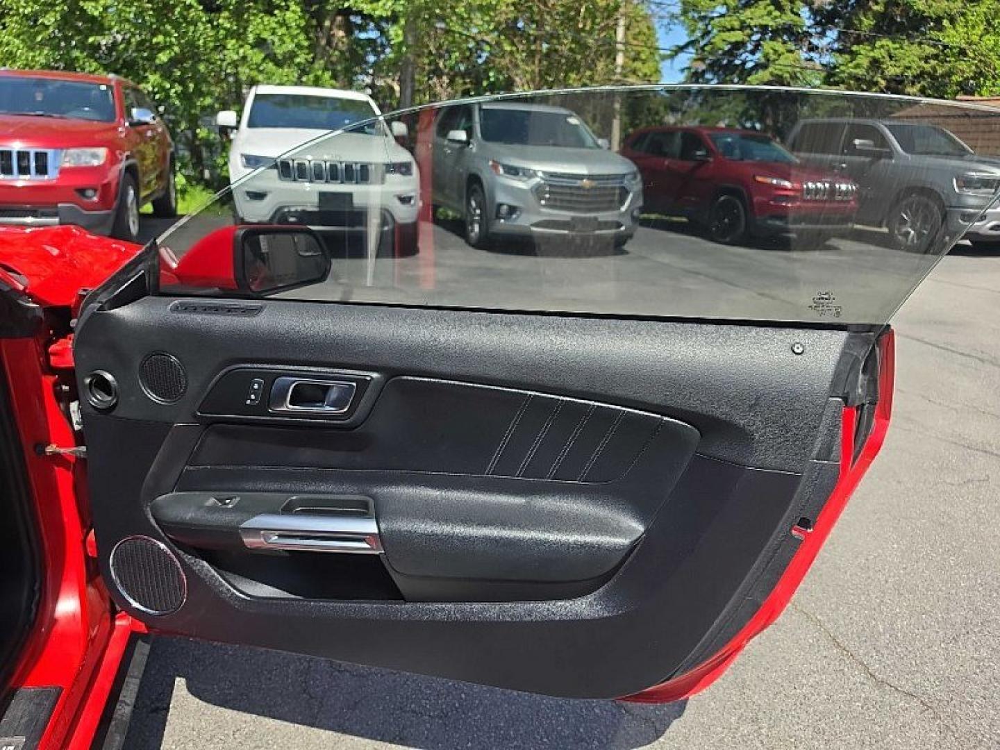 2019 RED /BLACK Ford Mustang EcoBoost Premium Convertible (1FATP8UH8K5) with an 2.3L L4 DOHC 16V engine, Automatic 10-Spd w/SelectShift transmission, located at 3304 Woodville Road, Northwood, OH, 43619, (419) 210-8019, 41.612694, -83.480743 - Your #1 Destination for Auto Loans and mdash;No Matter Your Credit!At our dealership, we believe everyone deserves the opportunity to drive their dream car and mdash;whether you have good credit, bad credit, or no credit at all. With a wide selection of hundreds of cars, trucks, and SUVs, you'll fin - Photo#11