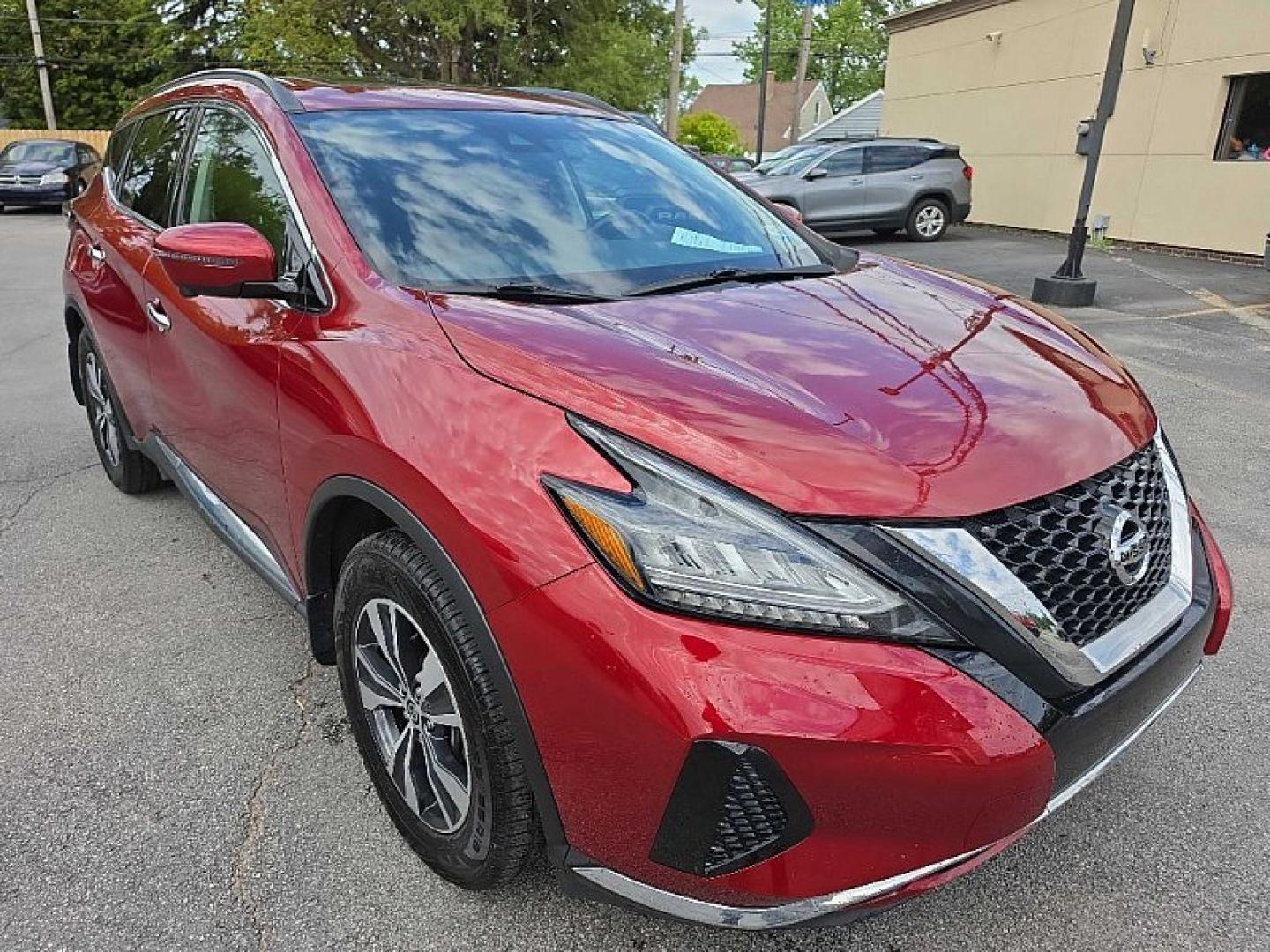2021 RED /BLACK Nissan Murano SV AWD (5N1AZ2BS2MC) with an 3.5L V6 DOHC 24V engine, CVT transmission, located at 3304 Woodville Road, Northwood, OH, 43619, (419) 210-8019, 41.612694, -83.480743 - Your #1 Destination for Auto Loans and mdash;No Matter Your Credit!At our dealership, we believe everyone deserves the opportunity to drive their dream car and mdash;whether you have good credit, bad credit, or no credit at all. With a wide selection of hundreds of cars, trucks, and SUVs, you'll fin - Photo#6