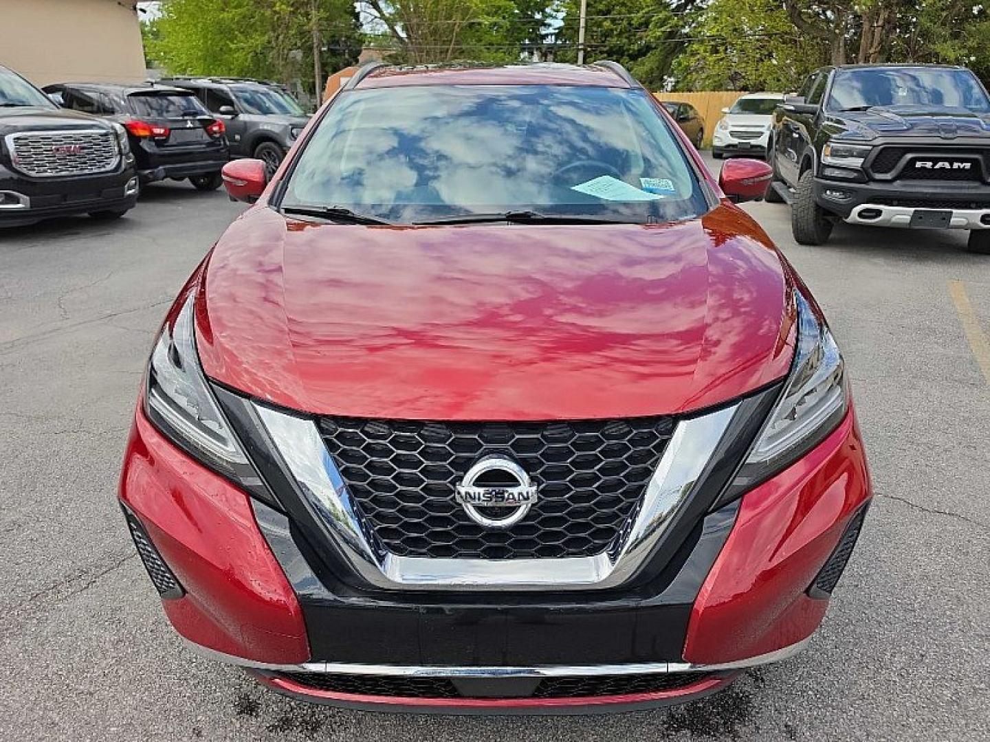 2021 RED /BLACK Nissan Murano SV AWD (5N1AZ2BS2MC) with an 3.5L V6 DOHC 24V engine, CVT transmission, located at 3304 Woodville Road, Northwood, OH, 43619, (419) 210-8019, 41.612694, -83.480743 - Your #1 Destination for Auto Loans and mdash;No Matter Your Credit!At our dealership, we believe everyone deserves the opportunity to drive their dream car and mdash;whether you have good credit, bad credit, or no credit at all. With a wide selection of hundreds of cars, trucks, and SUVs, you'll fin - Photo#7