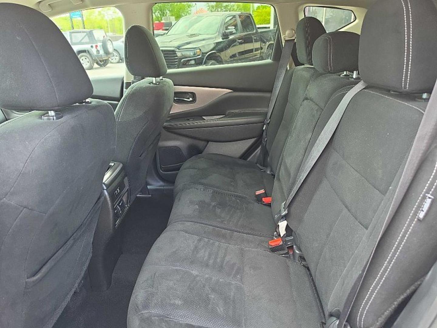 2021 RED /BLACK Nissan Murano SV AWD (5N1AZ2BS2MC) with an 3.5L V6 DOHC 24V engine, CVT transmission, located at 3304 Woodville Road, Northwood, OH, 43619, (419) 210-8019, 41.612694, -83.480743 - Your #1 Destination for Auto Loans and mdash;No Matter Your Credit!At our dealership, we believe everyone deserves the opportunity to drive their dream car and mdash;whether you have good credit, bad credit, or no credit at all. With a wide selection of hundreds of cars, trucks, and SUVs, you'll fin - Photo#11