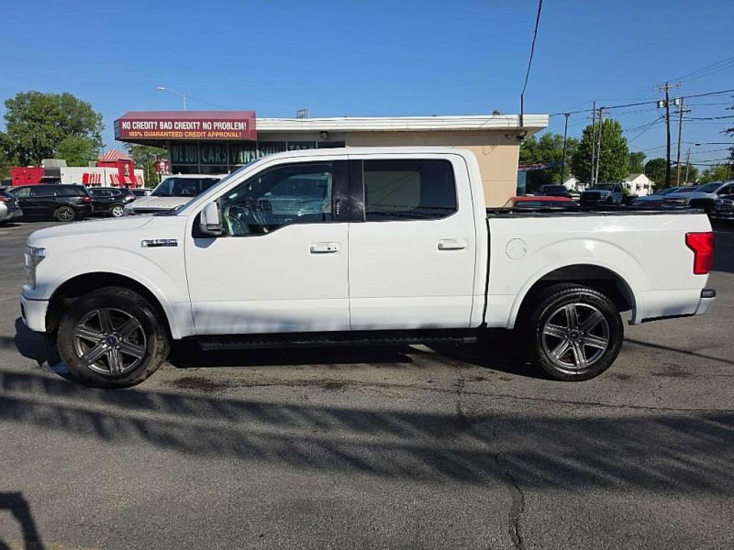 2020 WHITE /BLACK Ford F-150 XLT SuperCrew 6.5-ft. Bed 4WD (1FTEW1EPXLF) with an 2.7L V6 DOHC 24V engine, 6A transmission, located at 3304 Woodville Road, Northwood, OH, 43619, (419) 210-8019, 41.612694, -83.480743 - Your #1 Destination for Auto Loans and mdash;No Matter Your Credit!At our dealership, we believe everyone deserves the opportunity to drive their dream car and mdash;whether you have good credit, bad credit, or no credit at all. With a wide selection of hundreds of cars, trucks, and SUVs, you'll fin - Photo#1