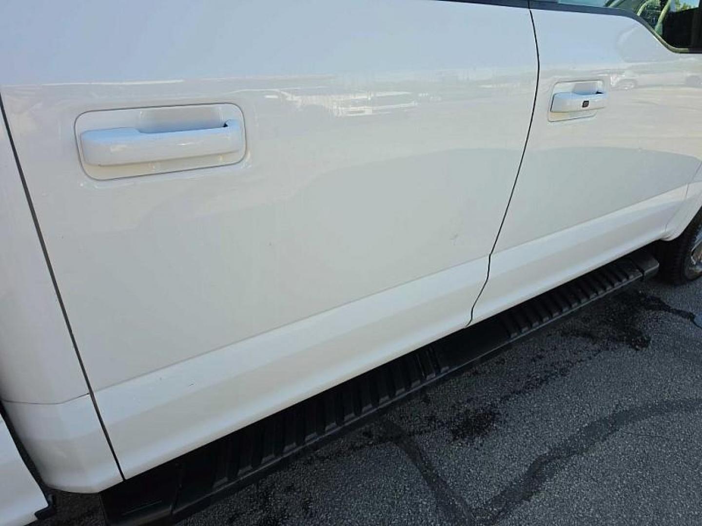 2020 WHITE /BLACK Ford F-150 XLT SuperCrew 6.5-ft. Bed 4WD (1FTEW1EPXLF) with an 2.7L V6 DOHC 24V engine, 6A transmission, located at 3304 Woodville Road, Northwood, OH, 43619, (419) 210-8019, 41.612694, -83.480743 - Your #1 Destination for Auto Loans and mdash;No Matter Your Credit!At our dealership, we believe everyone deserves the opportunity to drive their dream car and mdash;whether you have good credit, bad credit, or no credit at all. With a wide selection of hundreds of cars, trucks, and SUVs, you'll fin - Photo#12