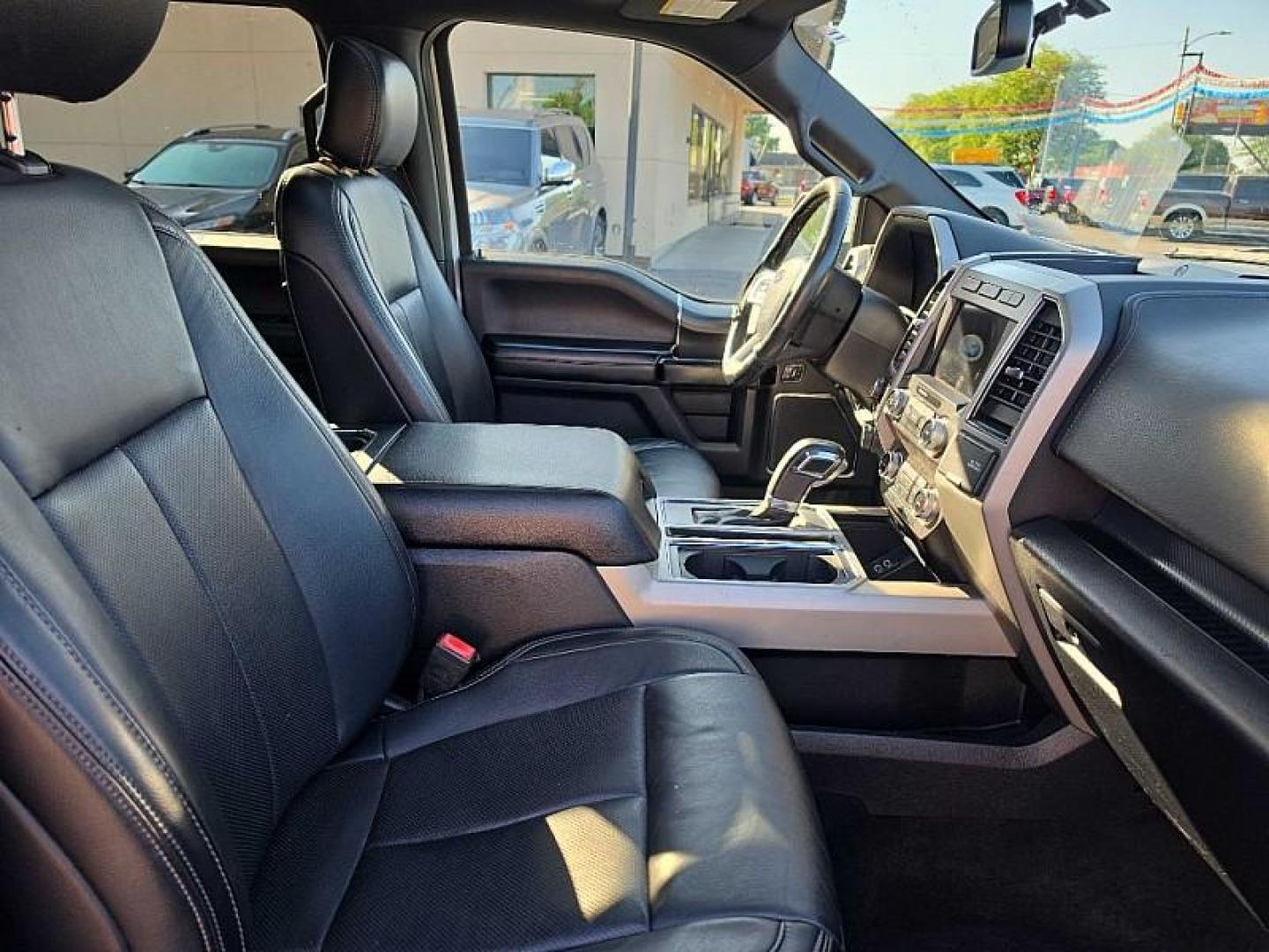 2020 WHITE /BLACK Ford F-150 XLT SuperCrew 6.5-ft. Bed 4WD (1FTEW1EPXLF) with an 2.7L V6 DOHC 24V engine, 6A transmission, located at 3304 Woodville Road, Northwood, OH, 43619, (419) 210-8019, 41.612694, -83.480743 - Your #1 Destination for Auto Loans and mdash;No Matter Your Credit!At our dealership, we believe everyone deserves the opportunity to drive their dream car and mdash;whether you have good credit, bad credit, or no credit at all. With a wide selection of hundreds of cars, trucks, and SUVs, you'll fin - Photo#16