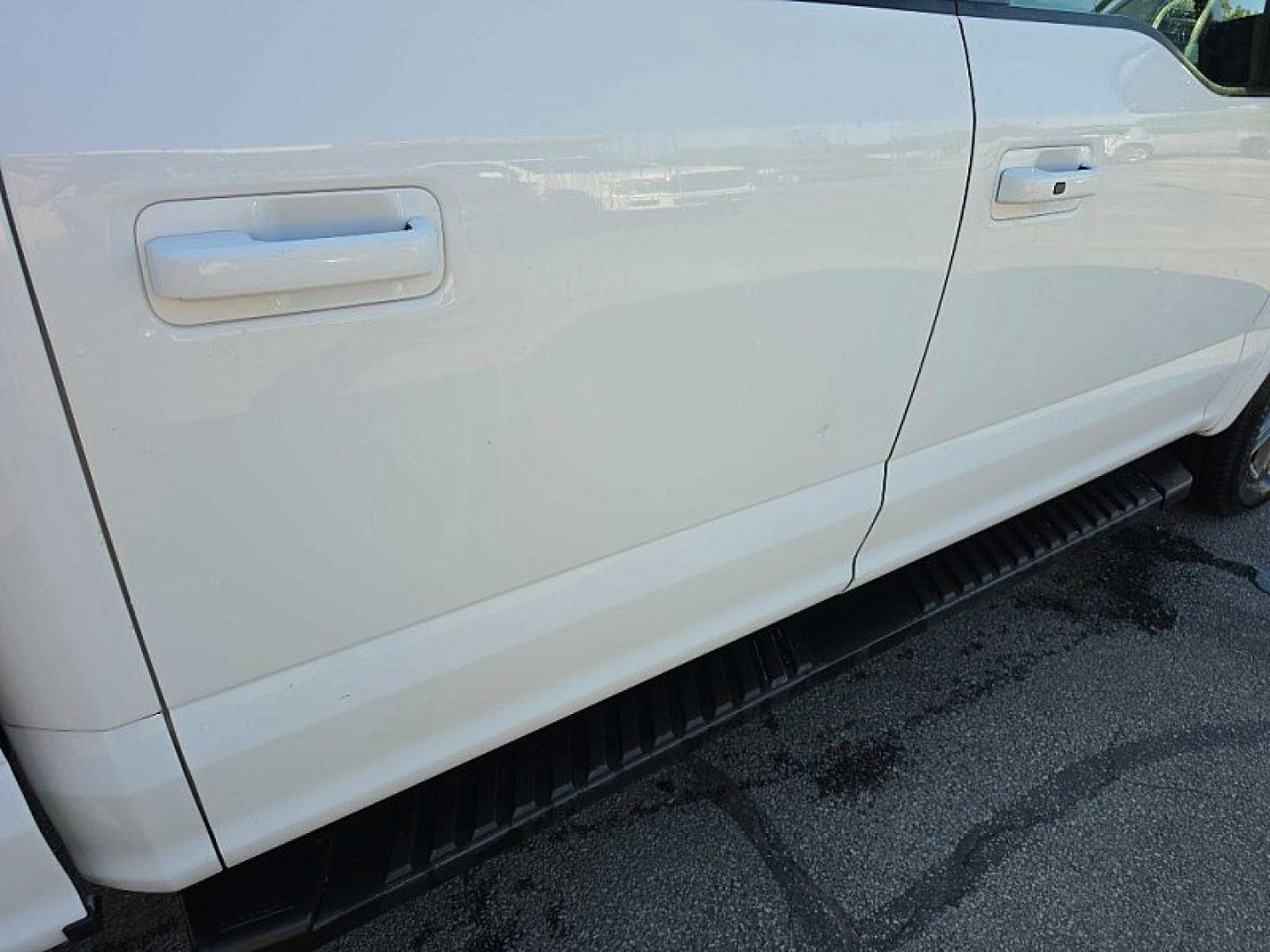 2020 WHITE /BLACK Ford F-150 XLT SuperCrew 6.5-ft. Bed 4WD (1FTEW1EPXLF) with an 2.7L V6 DOHC 24V engine, 6A transmission, located at 3304 Woodville Road, Northwood, OH, 43619, (419) 210-8019, 41.612694, -83.480743- Photo#12