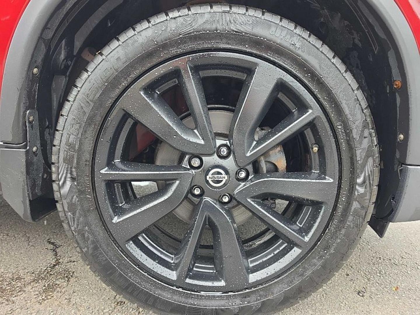 2020 RED /BLACK Nissan Rogue S AWD (5N1AT2MV7LC) with an 2.5L L4 DOHC 16V engine, CVT transmission, located at 3304 Woodville Road, Northwood, OH, 43619, (419) 210-8019, 41.612694, -83.480743 - Your #1 Destination for Auto Loans and mdash;No Matter Your Credit!At our dealership, we believe everyone deserves the opportunity to drive their dream car and mdash;whether you have good credit, bad credit, or no credit at all. With a wide selection of hundreds of cars, trucks, and SUVs, you'll fin - Photo#17