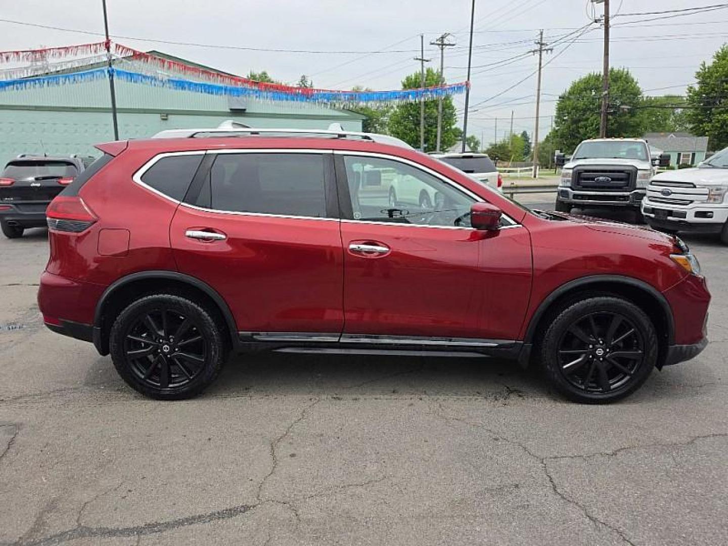 2020 RED /BLACK Nissan Rogue S AWD (5N1AT2MV7LC) with an 2.5L L4 DOHC 16V engine, CVT transmission, located at 3304 Woodville Road, Northwood, OH, 43619, (419) 210-8019, 41.612694, -83.480743 - Your #1 Destination for Auto Loans and mdash;No Matter Your Credit!At our dealership, we believe everyone deserves the opportunity to drive their dream car and mdash;whether you have good credit, bad credit, or no credit at all. With a wide selection of hundreds of cars, trucks, and SUVs, you'll fin - Photo#29