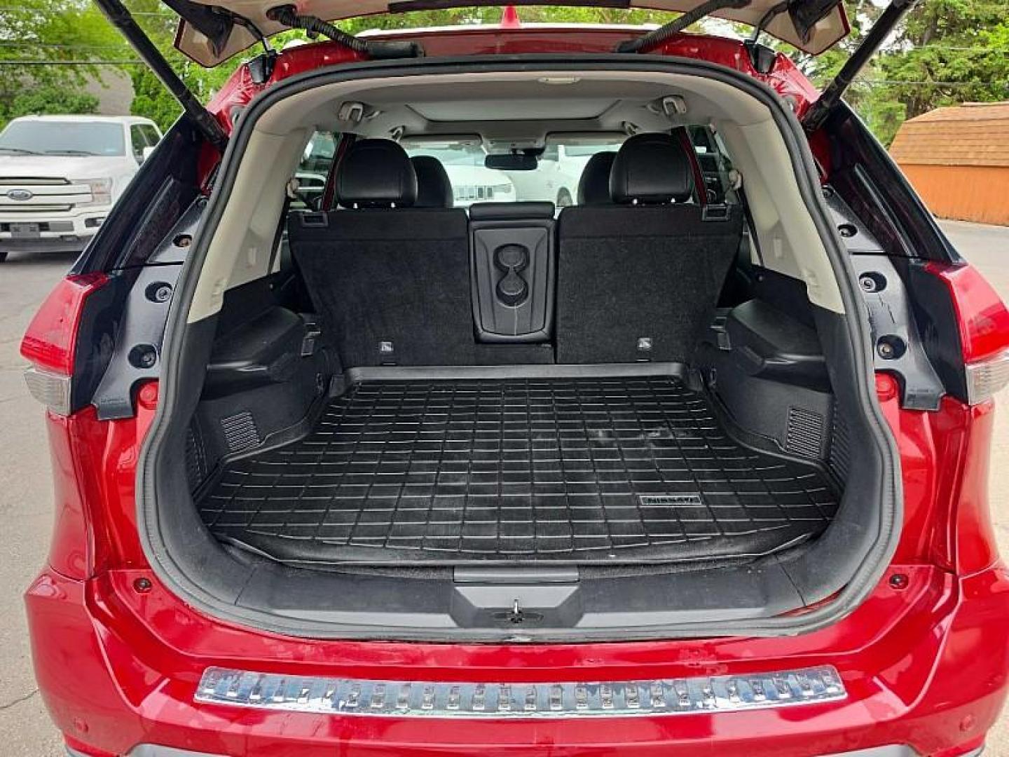 2020 RED /BLACK Nissan Rogue S AWD (5N1AT2MV7LC) with an 2.5L L4 DOHC 16V engine, CVT transmission, located at 3304 Woodville Road, Northwood, OH, 43619, (419) 210-8019, 41.612694, -83.480743 - Your #1 Destination for Auto Loans and mdash;No Matter Your Credit!At our dealership, we believe everyone deserves the opportunity to drive their dream car and mdash;whether you have good credit, bad credit, or no credit at all. With a wide selection of hundreds of cars, trucks, and SUVs, you'll fin - Photo#36