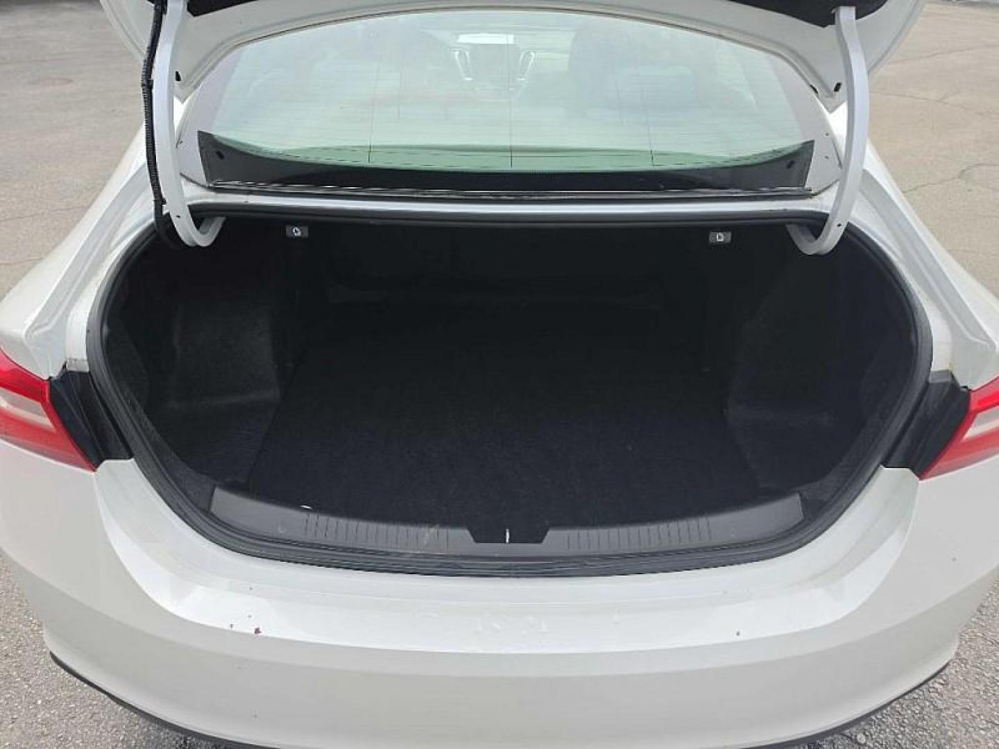 2017 WHITE /GRAY Chevrolet Malibu 1LT (1G1ZE5ST6HF) with an 1.5L L4 DOHC 16V engine, 6A transmission, located at 3304 Woodville Road, Northwood, OH, 43619, (419) 210-8019, 41.612694, -83.480743 - Your #1 Destination for Auto Loans and mdash;No Matter Your Credit!At our dealership, we believe everyone deserves the opportunity to drive their dream car and mdash;whether you have good credit, bad credit, or no credit at all. With a wide selection of hundreds of cars, trucks, and SUVs, you'll fin - Photo#12