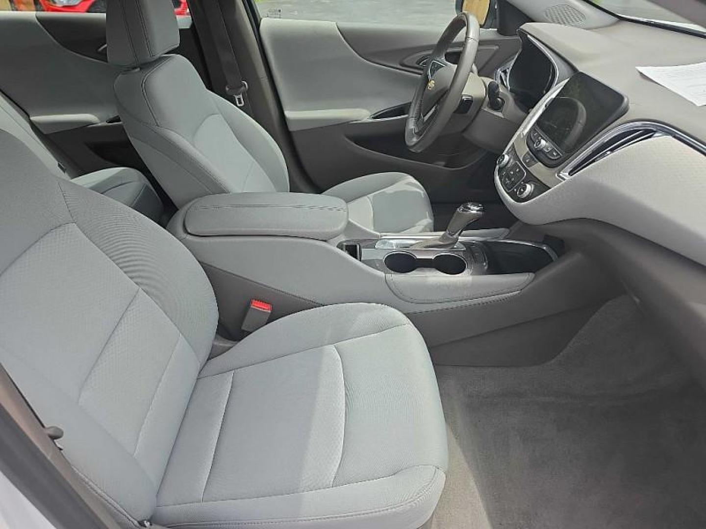 2017 WHITE /GRAY Chevrolet Malibu 1LT (1G1ZE5ST6HF) with an 1.5L L4 DOHC 16V engine, 6A transmission, located at 3304 Woodville Road, Northwood, OH, 43619, (419) 210-8019, 41.612694, -83.480743 - Your #1 Destination for Auto Loans and mdash;No Matter Your Credit!At our dealership, we believe everyone deserves the opportunity to drive their dream car and mdash;whether you have good credit, bad credit, or no credit at all. With a wide selection of hundreds of cars, trucks, and SUVs, you'll fin - Photo#32