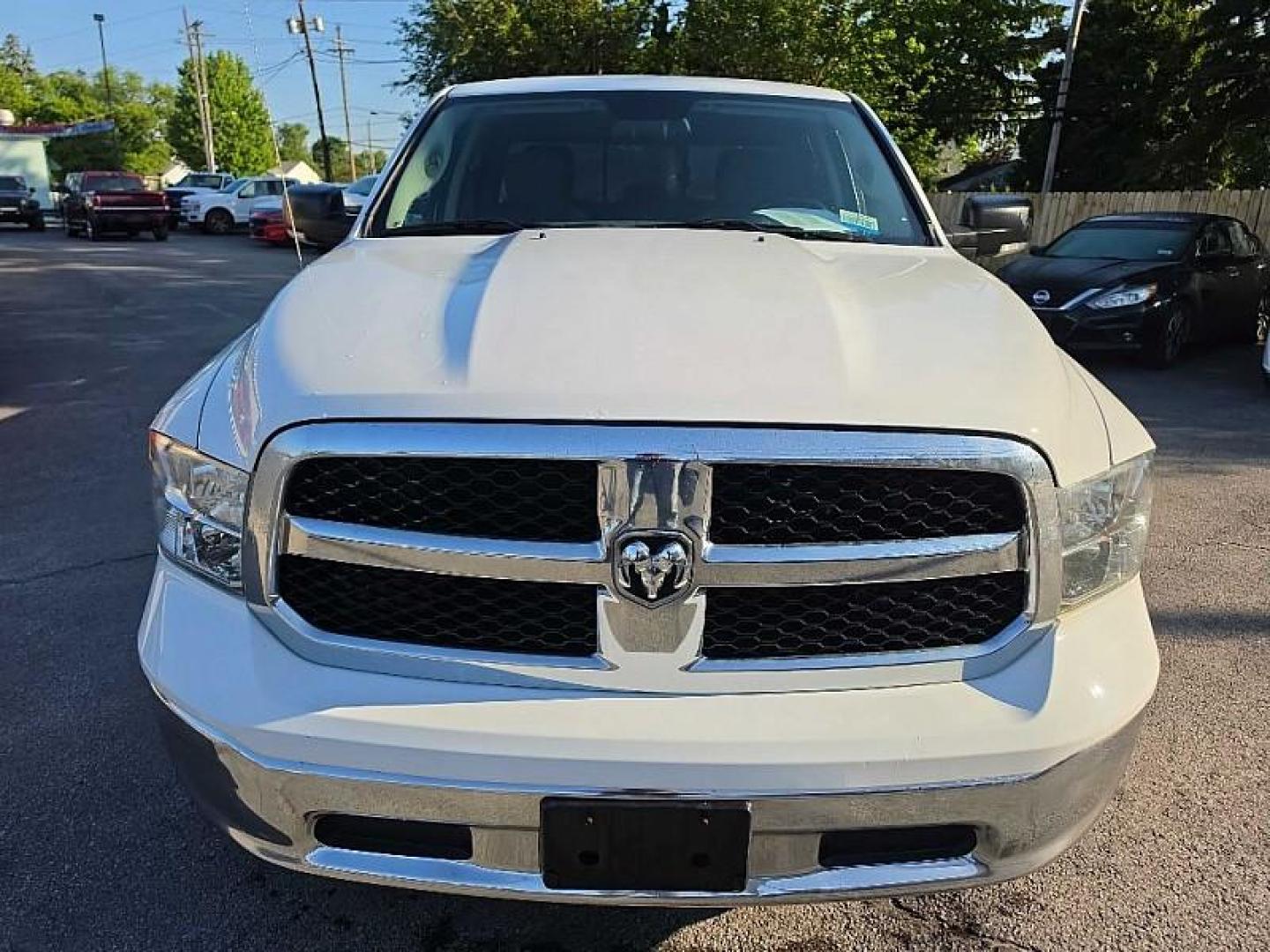 2019 WHITE /GRAY RAM 1500 Classic Tradesman Quad Cab 4WD (1C6RR7GG6KS) with an 3.6L V6 DOHC 24V FFV engine, 8A transmission, located at 3304 Woodville Road, Northwood, OH, 43619, (419) 210-8019, 41.612694, -83.480743 - Your #1 Destination for Auto Loans and mdash;No Matter Your Credit!At our dealership, we believe everyone deserves the opportunity to drive their dream car and mdash;whether you have good credit, bad credit, or no credit at all. With a wide selection of hundreds of cars, trucks, and SUVs, you'll fin - Photo#7