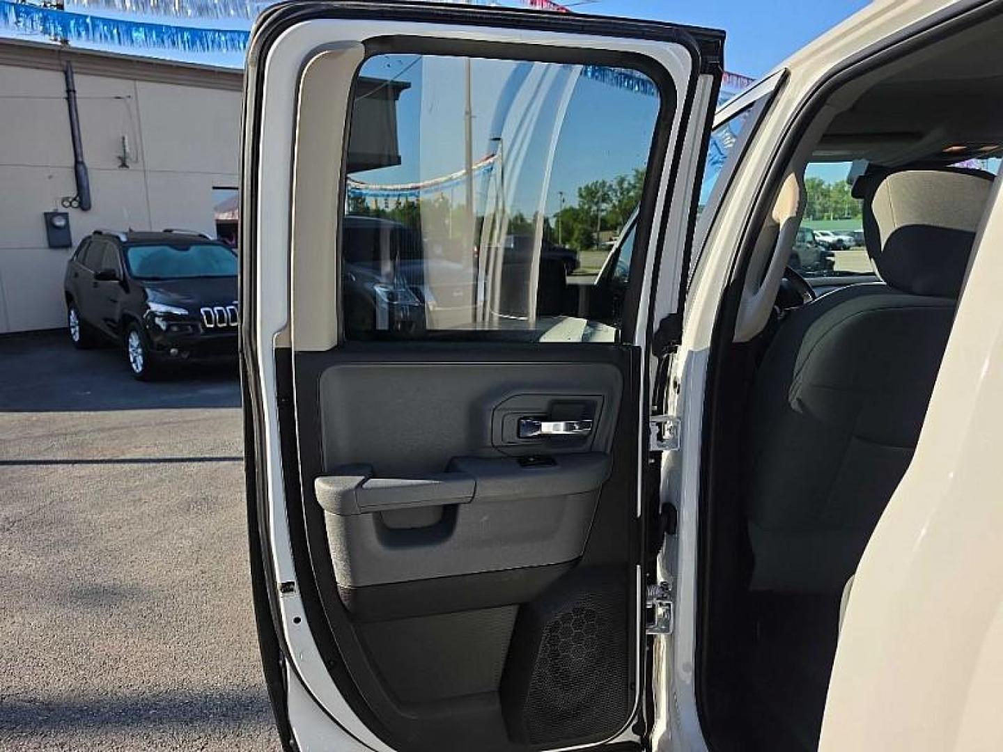 2019 WHITE /GRAY RAM 1500 Classic Tradesman Quad Cab 4WD (1C6RR7GG6KS) with an 3.6L V6 DOHC 24V FFV engine, 8A transmission, located at 3304 Woodville Road, Northwood, OH, 43619, (419) 210-8019, 41.612694, -83.480743 - Your #1 Destination for Auto Loans and mdash;No Matter Your Credit!At our dealership, we believe everyone deserves the opportunity to drive their dream car and mdash;whether you have good credit, bad credit, or no credit at all. With a wide selection of hundreds of cars, trucks, and SUVs, you'll fin - Photo#10