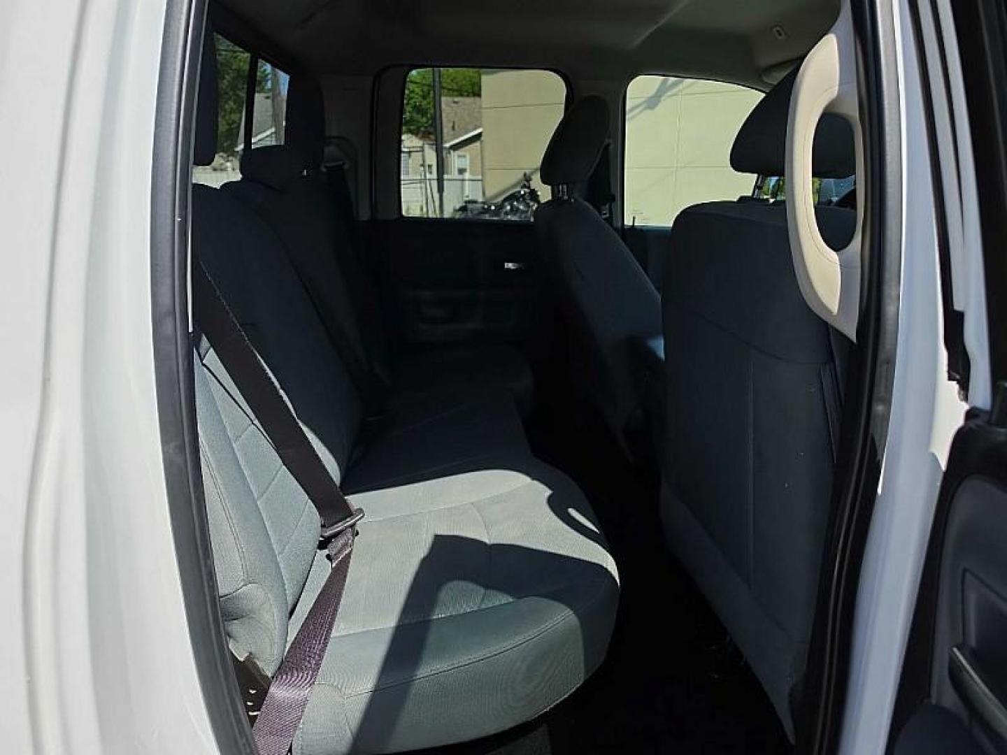 2017 WHITE /GRAY RAM 1500 SLT Quad Cab 4WD (1C6RR7GG5HS) with an 3.6L V6 DOHC 24V FFV engine, 8A transmission, located at 3304 Woodville Road, Northwood, OH, 43619, (419) 210-8019, 41.612694, -83.480743 - Your #1 Destination for Auto Loans and mdash;No Matter Your Credit!At our dealership, we believe everyone deserves the opportunity to drive their dream car and mdash;whether you have good credit, bad credit, or no credit at all. With a wide selection of hundreds of cars, trucks, and SUVs, you'll fin - Photo#15