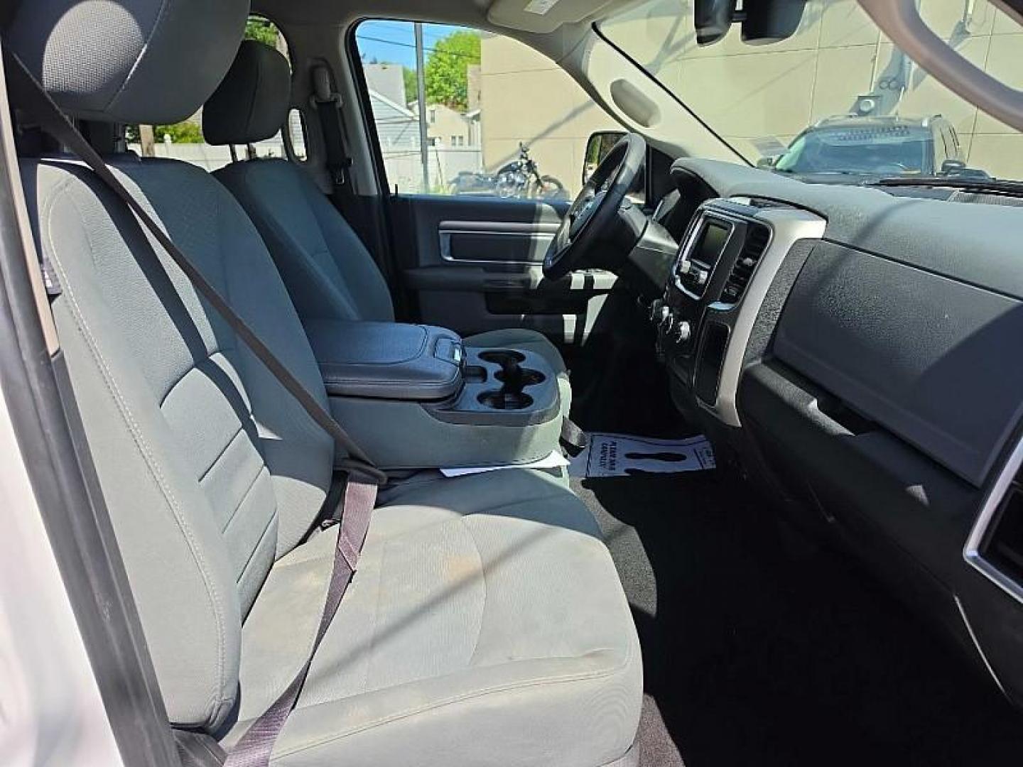 2017 WHITE /GRAY RAM 1500 SLT Quad Cab 4WD (1C6RR7GG5HS) with an 3.6L V6 DOHC 24V FFV engine, 8A transmission, located at 3304 Woodville Road, Northwood, OH, 43619, (419) 210-8019, 41.612694, -83.480743 - Your #1 Destination for Auto Loans and mdash;No Matter Your Credit!At our dealership, we believe everyone deserves the opportunity to drive their dream car and mdash;whether you have good credit, bad credit, or no credit at all. With a wide selection of hundreds of cars, trucks, and SUVs, you'll fin - Photo#17
