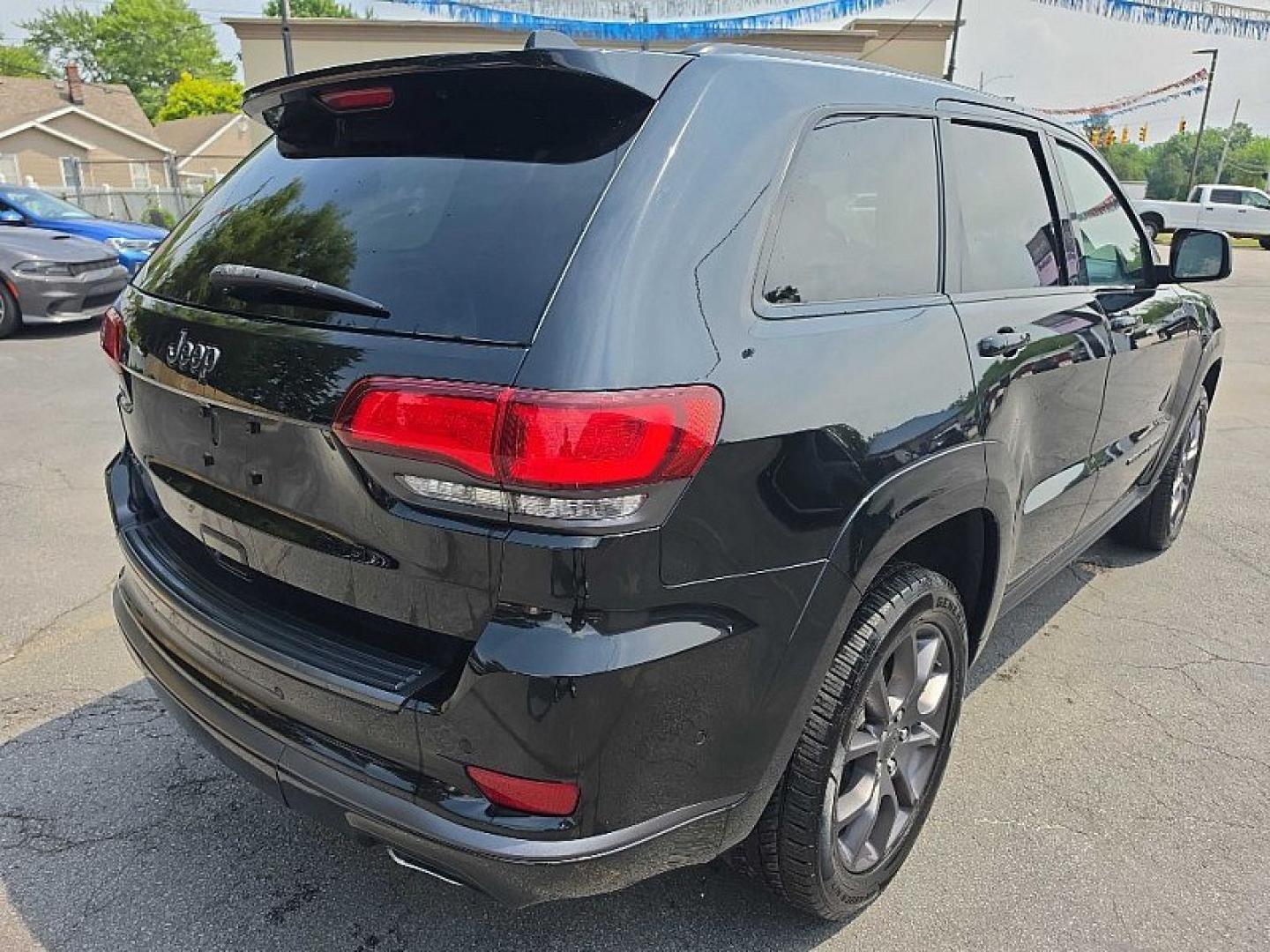 2020 BLACK /BLACK Jeep Grand Cherokee Overland 4WD (1C4RJFCG6LC) with an 3.6L V6 DOHC 24V engine, 8A transmission, located at 3304 Woodville Road, Northwood, OH, 43619, (419) 210-8019, 41.612694, -83.480743 - Your #1 Destination for Auto Loans and mdash;No Matter Your Credit!At our dealership, we believe everyone deserves the opportunity to drive their dream car and mdash;whether you have good credit, bad credit, or no credit at all. With a wide selection of hundreds of cars, trucks, and SUVs, you'll fin - Photo#2