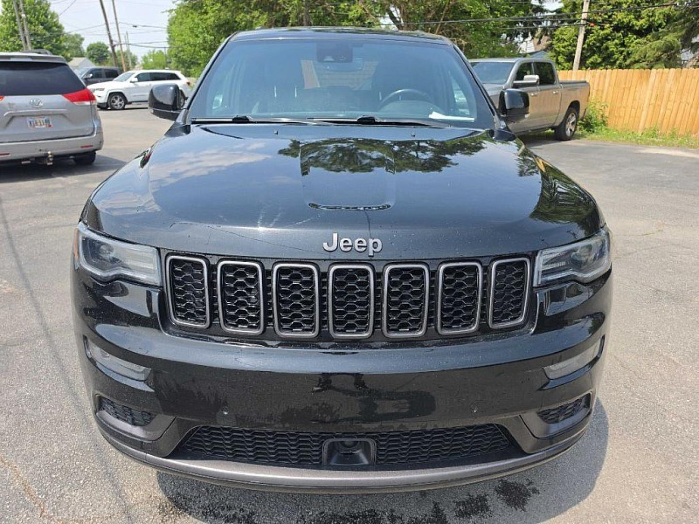 2020 BLACK /BLACK Jeep Grand Cherokee Overland 4WD (1C4RJFCG6LC) with an 3.6L V6 DOHC 24V engine, 8A transmission, located at 3304 Woodville Road, Northwood, OH, 43619, (419) 210-8019, 41.612694, -83.480743 - Your #1 Destination for Auto Loans and mdash;No Matter Your Credit!At our dealership, we believe everyone deserves the opportunity to drive their dream car and mdash;whether you have good credit, bad credit, or no credit at all. With a wide selection of hundreds of cars, trucks, and SUVs, you'll fin - Photo#7