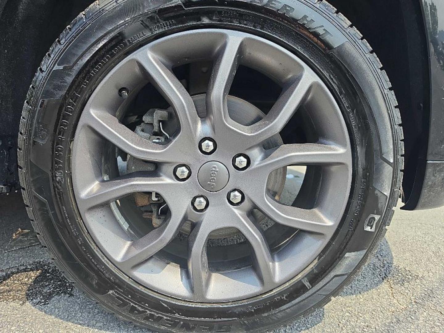 2020 BLACK /BLACK Jeep Grand Cherokee Overland 4WD (1C4RJFCG6LC) with an 3.6L V6 DOHC 24V engine, 8A transmission, located at 3304 Woodville Road, Northwood, OH, 43619, (419) 210-8019, 41.612694, -83.480743 - Your #1 Destination for Auto Loans and mdash;No Matter Your Credit!At our dealership, we believe everyone deserves the opportunity to drive their dream car and mdash;whether you have good credit, bad credit, or no credit at all. With a wide selection of hundreds of cars, trucks, and SUVs, you'll fin - Photo#17