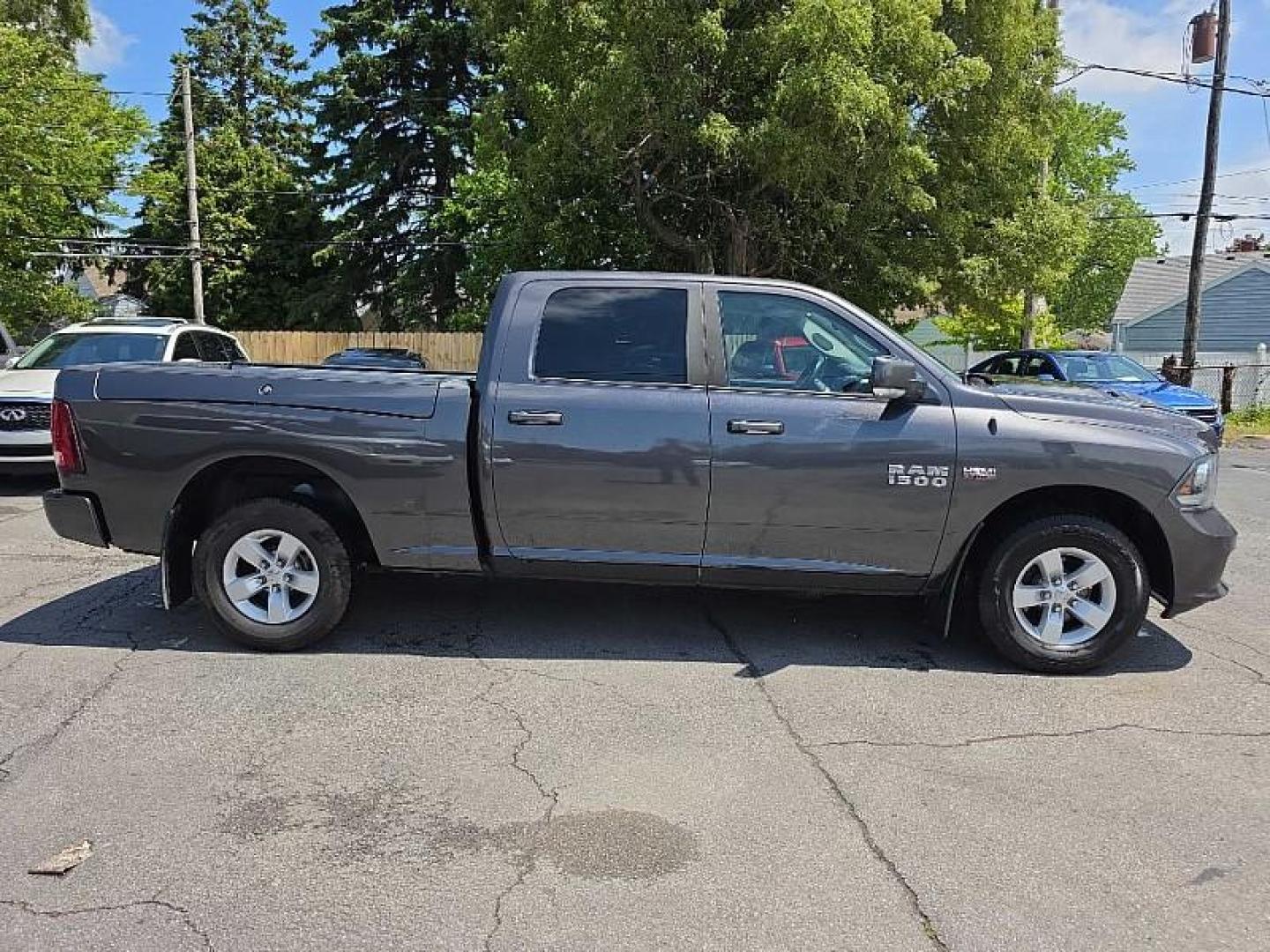 2016 GRAY /BLACK RAM 1500 Sport Crew Cab LWB 4WD (1C6RR7UT0GS) with an 5.7L V8 OHV 16V engine, 6A transmission, located at 3304 Woodville Road, Northwood, OH, 43619, (419) 210-8019, 41.612694, -83.480743 - Your #1 Destination for Auto Loans and mdash;No Matter Your Credit!At our dealership, we believe everyone deserves the opportunity to drive their dream car and mdash;whether you have good credit, bad credit, or no credit at all. With a wide selection of hundreds of cars, trucks, and SUVs, you'll fin - Photo#5