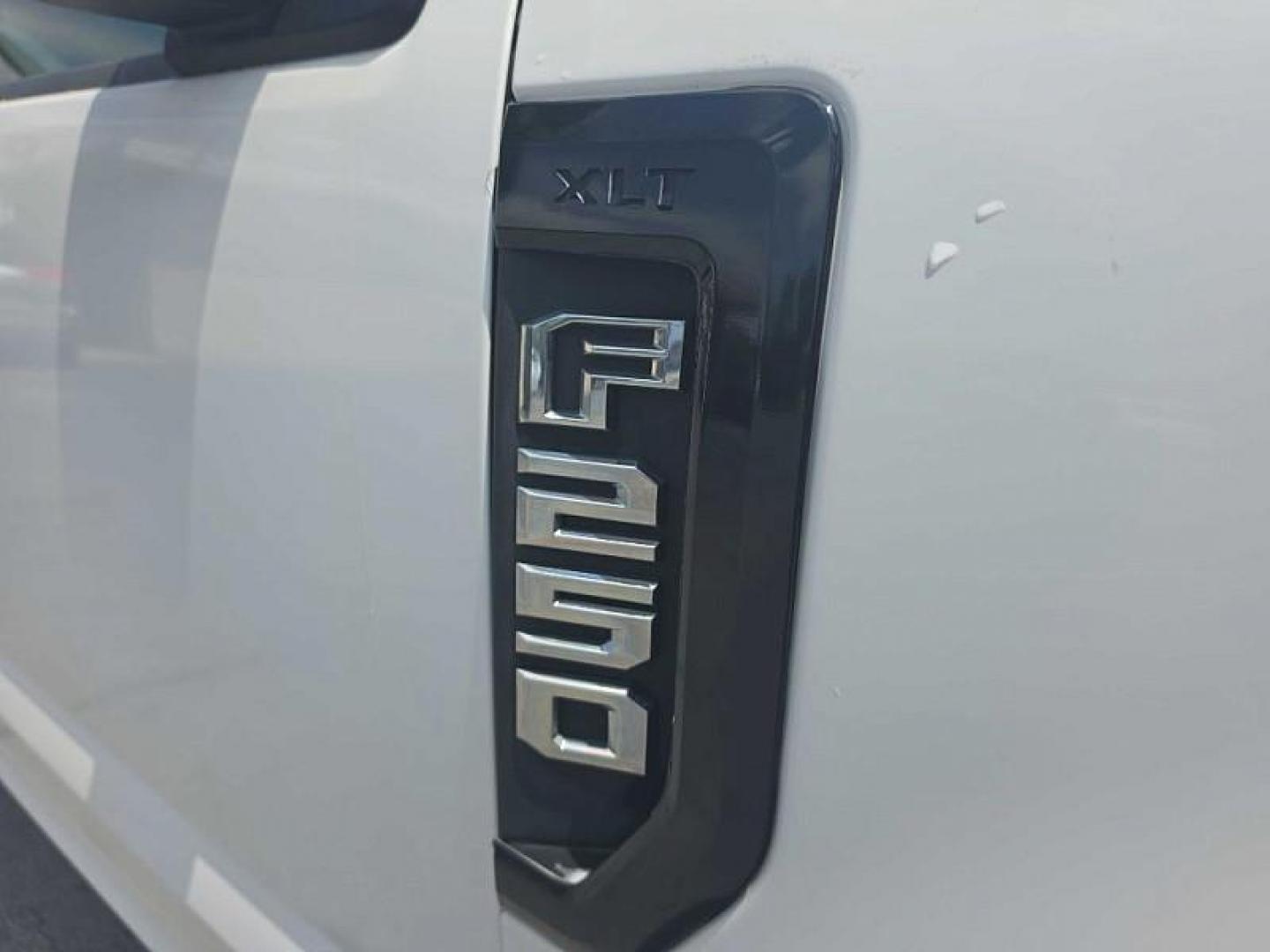 2017 WHITE /GRAY Ford F-250 SD King Ranch Crew Cab Long Bed 4WD (1FT7W2BT3HE) with an 6.7L V8 OHV 16V DIESEL engine, 6A transmission, located at 3304 Woodville Road, Northwood, OH, 43619, (419) 210-8019, 41.612694, -83.480743 - Your #1 Destination for Auto Loans and mdash;No Matter Your Credit!At our dealership, we believe everyone deserves the opportunity to drive their dream car and mdash;whether you have good credit, bad credit, or no credit at all. With a wide selection of hundreds of cars, trucks, and SUVs, you'll fin - Photo#49