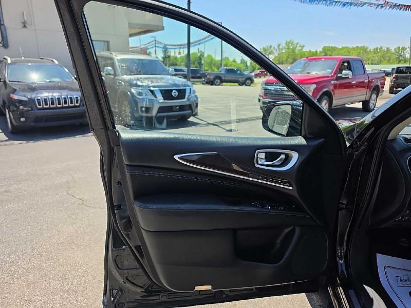 2019 BLACK /BLACK Infiniti QX60 PURE AWD (5N1DL0MM4KC) with an 3.5L V6 DOHC 24V engine, CVT transmission, located at 3304 Woodville Road, Northwood, OH, 43619, (419) 210-8019, 41.612694, -83.480743 - Your #1 Destination for Auto Loans and mdash;No Matter Your Credit!At our dealership, we believe everyone deserves the opportunity to drive their dream car and mdash;whether you have good credit, bad credit, or no credit at all. With a wide selection of hundreds of cars, trucks, and SUVs, you'll fin - Photo#29