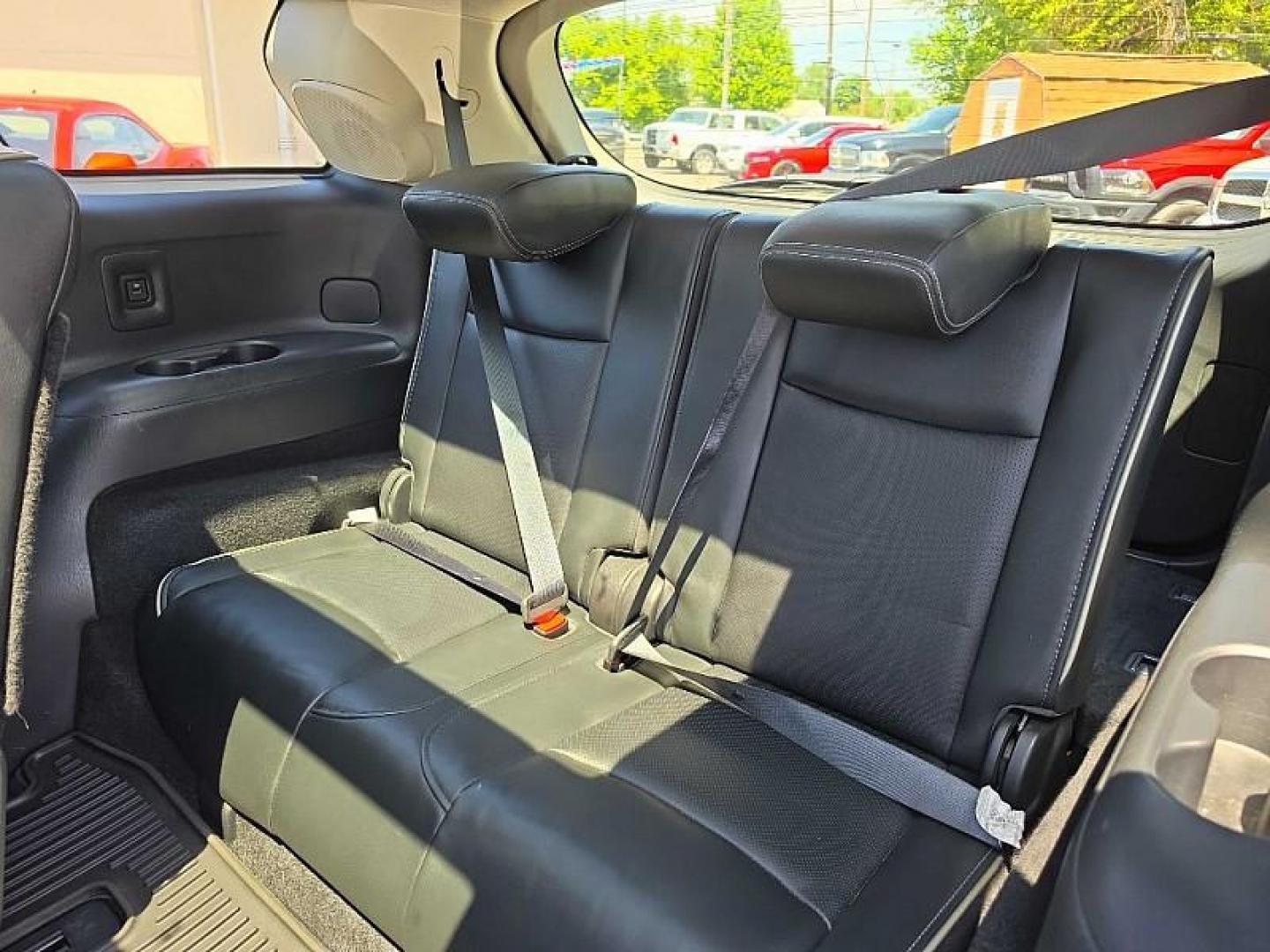 2019 BLACK /BLACK Infiniti QX60 PURE AWD (5N1DL0MM4KC) with an 3.5L V6 DOHC 24V engine, CVT transmission, located at 3304 Woodville Road, Northwood, OH, 43619, (419) 210-8019, 41.612694, -83.480743 - Your #1 Destination for Auto Loans and mdash;No Matter Your Credit!At our dealership, we believe everyone deserves the opportunity to drive their dream car and mdash;whether you have good credit, bad credit, or no credit at all. With a wide selection of hundreds of cars, trucks, and SUVs, you'll fin - Photo#56