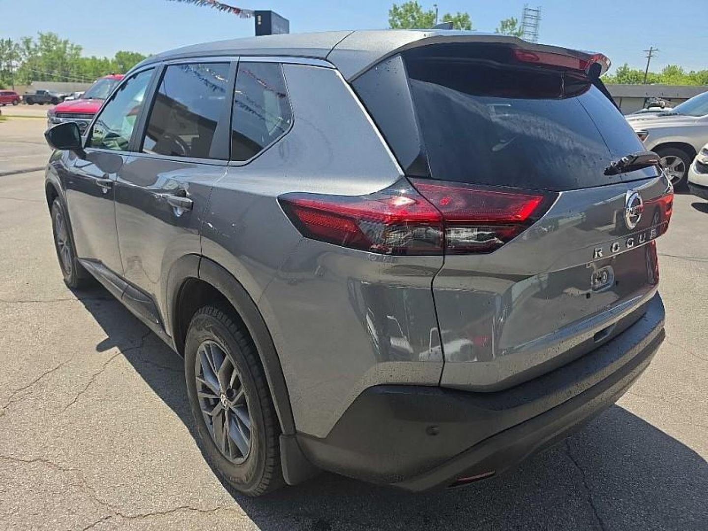 2021 GRAY /BLACK Nissan Rogue S (5N1AT3AA7MC) with an 2.5L L4 DOHC 16V engine, CVT transmission, located at 3304 Woodville Road, Northwood, OH, 43619, (419) 210-8019, 41.612694, -83.480743 - Your #1 Destination for Auto Loans and mdash;No Matter Your Credit!At our dealership, we believe everyone deserves the opportunity to drive their dream car and mdash;whether you have good credit, bad credit, or no credit at all. With a wide selection of hundreds of cars, trucks, and SUVs, you'll fin - Photo#2