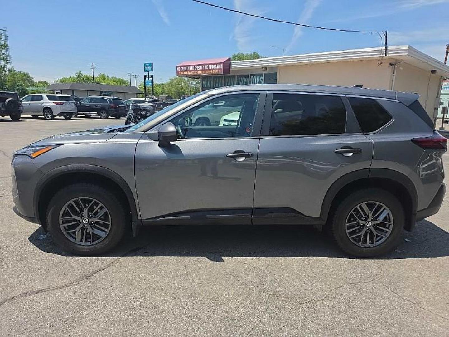 2021 GRAY /BLACK Nissan Rogue S (5N1AT3AA7MC) with an 2.5L L4 DOHC 16V engine, CVT transmission, located at 3304 Woodville Road, Northwood, OH, 43619, (419) 210-8019, 41.612694, -83.480743 - Your #1 Destination for Auto Loans and mdash;No Matter Your Credit!At our dealership, we believe everyone deserves the opportunity to drive their dream car and mdash;whether you have good credit, bad credit, or no credit at all. With a wide selection of hundreds of cars, trucks, and SUVs, you'll fin - Photo#1