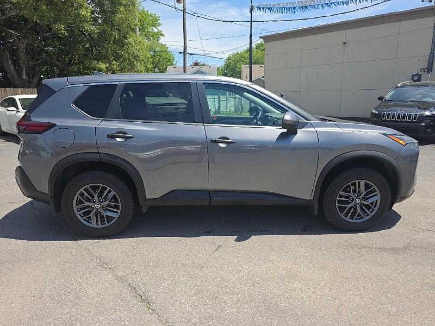 2021 GRAY /BLACK Nissan Rogue S (5N1AT3AA7MC) with an 2.5L L4 DOHC 16V engine, CVT transmission, located at 3304 Woodville Road, Northwood, OH, 43619, (419) 210-8019, 41.612694, -83.480743 - Your #1 Destination for Auto Loans and mdash;No Matter Your Credit!At our dealership, we believe everyone deserves the opportunity to drive their dream car and mdash;whether you have good credit, bad credit, or no credit at all. With a wide selection of hundreds of cars, trucks, and SUVs, you'll fin - Photo#5