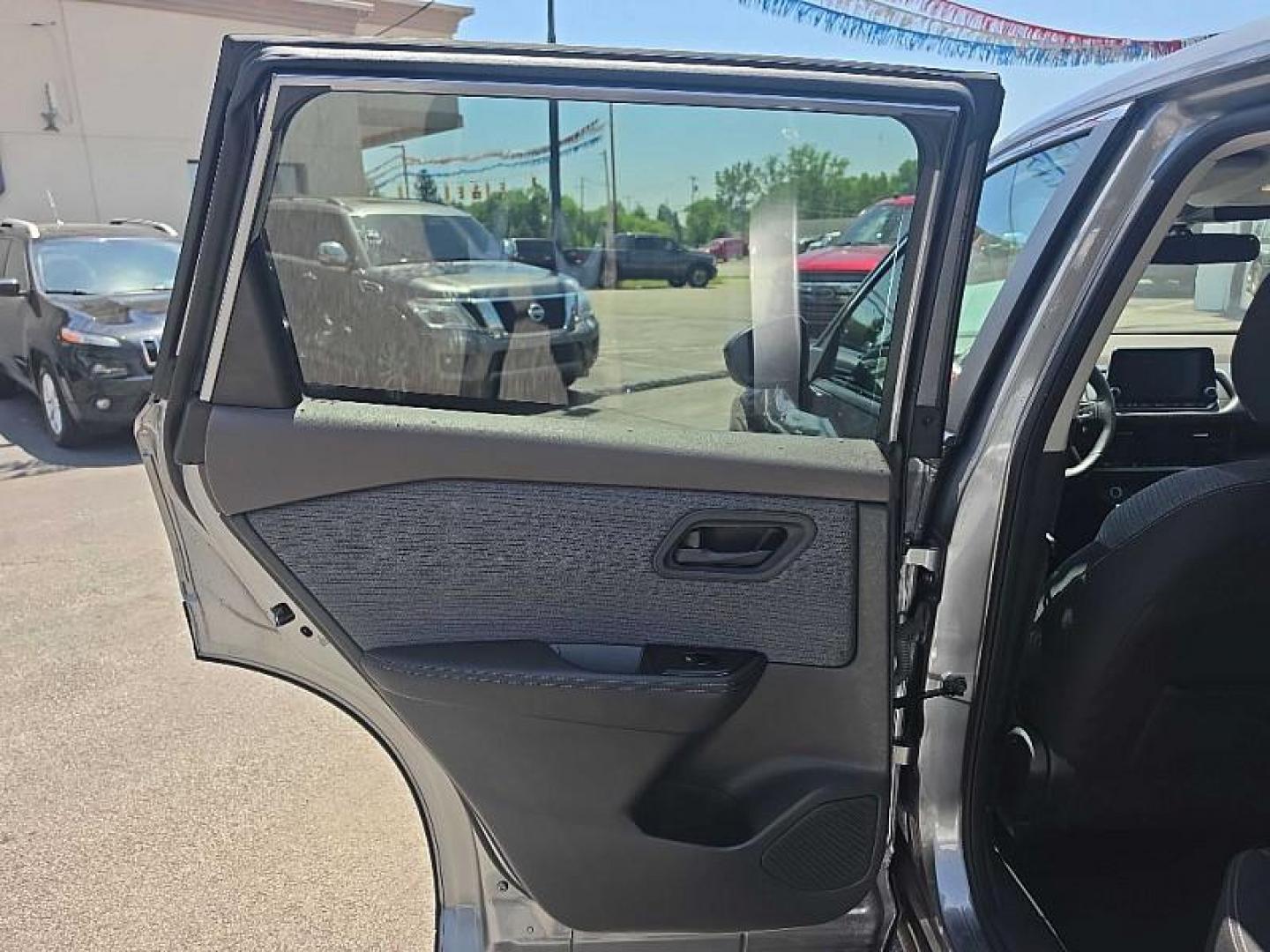 2021 GRAY /BLACK Nissan Rogue S (5N1AT3AA7MC) with an 2.5L L4 DOHC 16V engine, CVT transmission, located at 3304 Woodville Road, Northwood, OH, 43619, (419) 210-8019, 41.612694, -83.480743 - Your #1 Destination for Auto Loans and mdash;No Matter Your Credit!At our dealership, we believe everyone deserves the opportunity to drive their dream car and mdash;whether you have good credit, bad credit, or no credit at all. With a wide selection of hundreds of cars, trucks, and SUVs, you'll fin - Photo#11