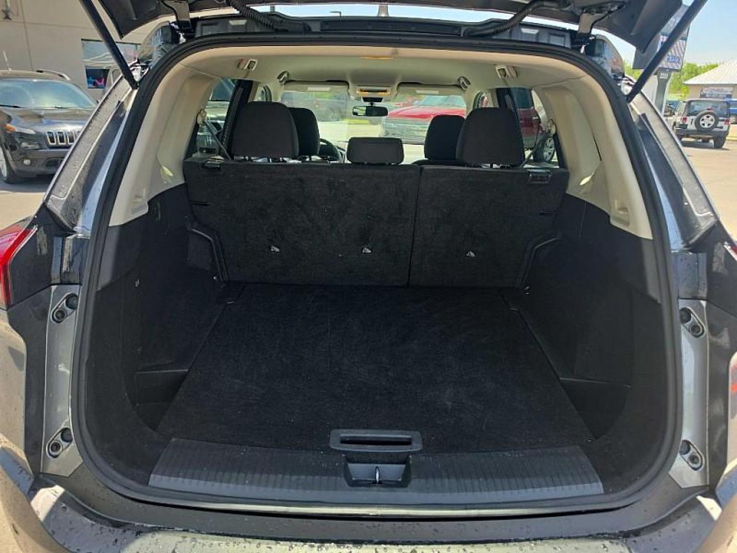 2021 GRAY /BLACK Nissan Rogue S (5N1AT3AA7MC) with an 2.5L L4 DOHC 16V engine, CVT transmission, located at 3304 Woodville Road, Northwood, OH, 43619, (419) 210-8019, 41.612694, -83.480743 - Your #1 Destination for Auto Loans and mdash;No Matter Your Credit!At our dealership, we believe everyone deserves the opportunity to drive their dream car and mdash;whether you have good credit, bad credit, or no credit at all. With a wide selection of hundreds of cars, trucks, and SUVs, you'll fin - Photo#12