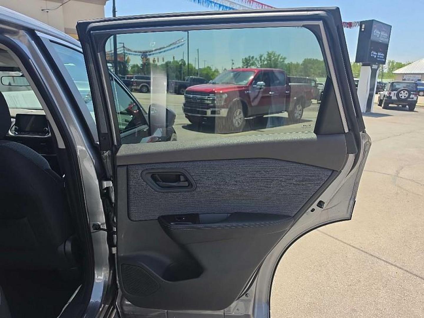 2021 GRAY /BLACK Nissan Rogue S (5N1AT3AA7MC) with an 2.5L L4 DOHC 16V engine, CVT transmission, located at 3304 Woodville Road, Northwood, OH, 43619, (419) 210-8019, 41.612694, -83.480743 - Your #1 Destination for Auto Loans and mdash;No Matter Your Credit!At our dealership, we believe everyone deserves the opportunity to drive their dream car and mdash;whether you have good credit, bad credit, or no credit at all. With a wide selection of hundreds of cars, trucks, and SUVs, you'll fin - Photo#13