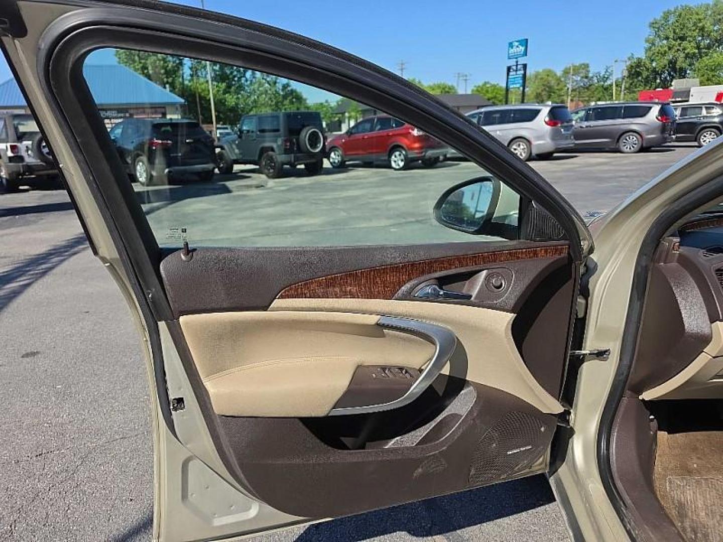 2013 TAN /TAN Buick Regal Turbo Premium 3 (2G4GU5GV4D9) with an 2.0L L4 DOHC 16V TURBO engine, 6-Speed Automatic transmission, located at 3304 Woodville Road, Northwood, OH, 43619, (419) 210-8019, 41.612694, -83.480743 - Your #1 Destination for Auto Loans and mdash;No Matter Your Credit!At our dealership, we believe everyone deserves the opportunity to drive their dream car and mdash;whether you have good credit, bad credit, or no credit at all. With a wide selection of hundreds of cars, trucks, and SUVs, you'll fin - Photo#8