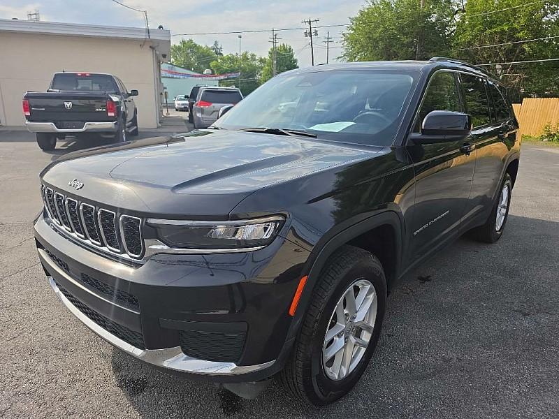 photo of 2023 Jeep Grand Cherokee L Laredo 4WD