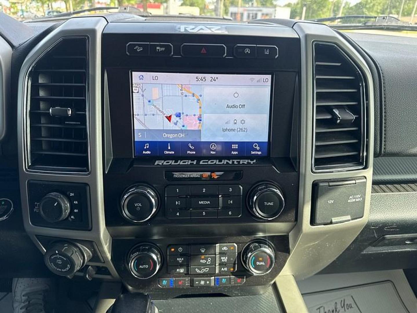 2020 SILVER /BLACK Ford F-150 King-Ranch SuperCrew 5.5-ft. 4WD (1FTEW1E58LF) with an 5.0L V8 OHV 32V engine, 6A transmission, located at 3304 Woodville Road, Northwood, OH, 43619, (419) 210-8019, 41.612694, -83.480743 - Your #1 Destination for Auto Loans and mdash;No Matter Your Credit!At our dealership, we believe everyone deserves the opportunity to drive their dream car and mdash;whether you have good credit, bad credit, or no credit at all. With a wide selection of hundreds of cars, trucks, and SUVs, you'll fin - Photo#20