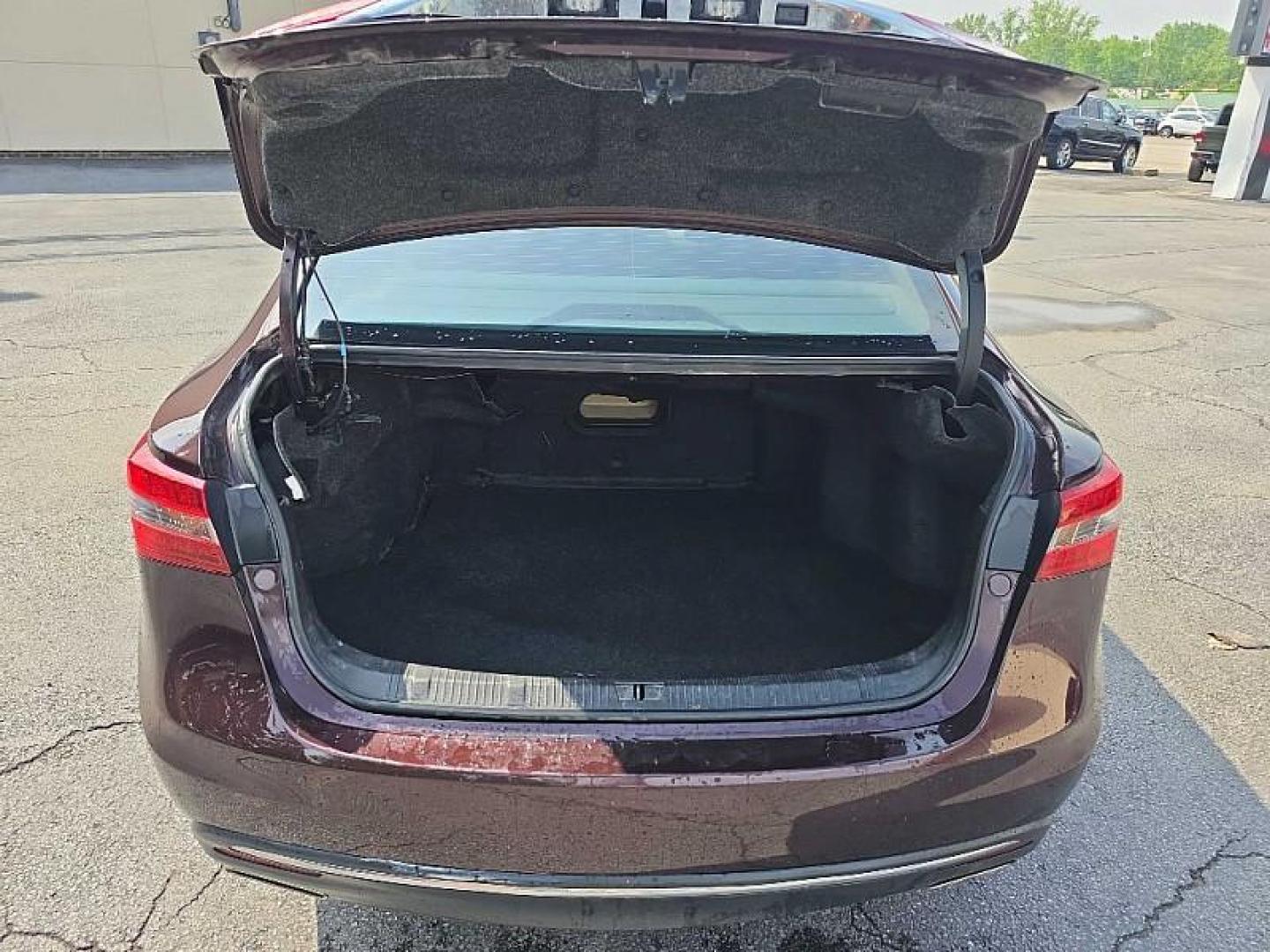 2017 MAROON /TAN Toyota Avalon XLE (4T1BK1EB4HU) with an 3.5L V6 DOHC 24V engine, 6A transmission, located at 3304 Woodville Road, Northwood, OH, 43619, (419) 210-8019, 41.612694, -83.480743 - Your #1 Destination for Auto Loans and mdash;No Matter Your Credit!At our dealership, we believe everyone deserves the opportunity to drive their dream car and mdash;whether you have good credit, bad credit, or no credit at all. With a wide selection of hundreds of cars, trucks, and SUVs, you'll fin - Photo#11
