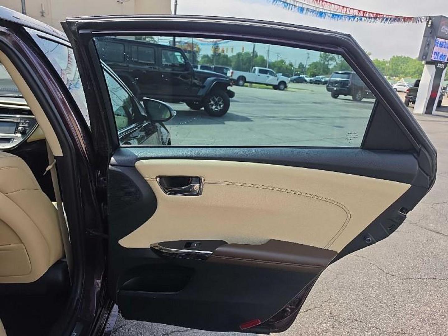 2017 MAROON /TAN Toyota Avalon XLE (4T1BK1EB4HU) with an 3.5L V6 DOHC 24V engine, 6A transmission, located at 3304 Woodville Road, Northwood, OH, 43619, (419) 210-8019, 41.612694, -83.480743 - Your #1 Destination for Auto Loans and mdash;No Matter Your Credit!At our dealership, we believe everyone deserves the opportunity to drive their dream car and mdash;whether you have good credit, bad credit, or no credit at all. With a wide selection of hundreds of cars, trucks, and SUVs, you'll fin - Photo#12