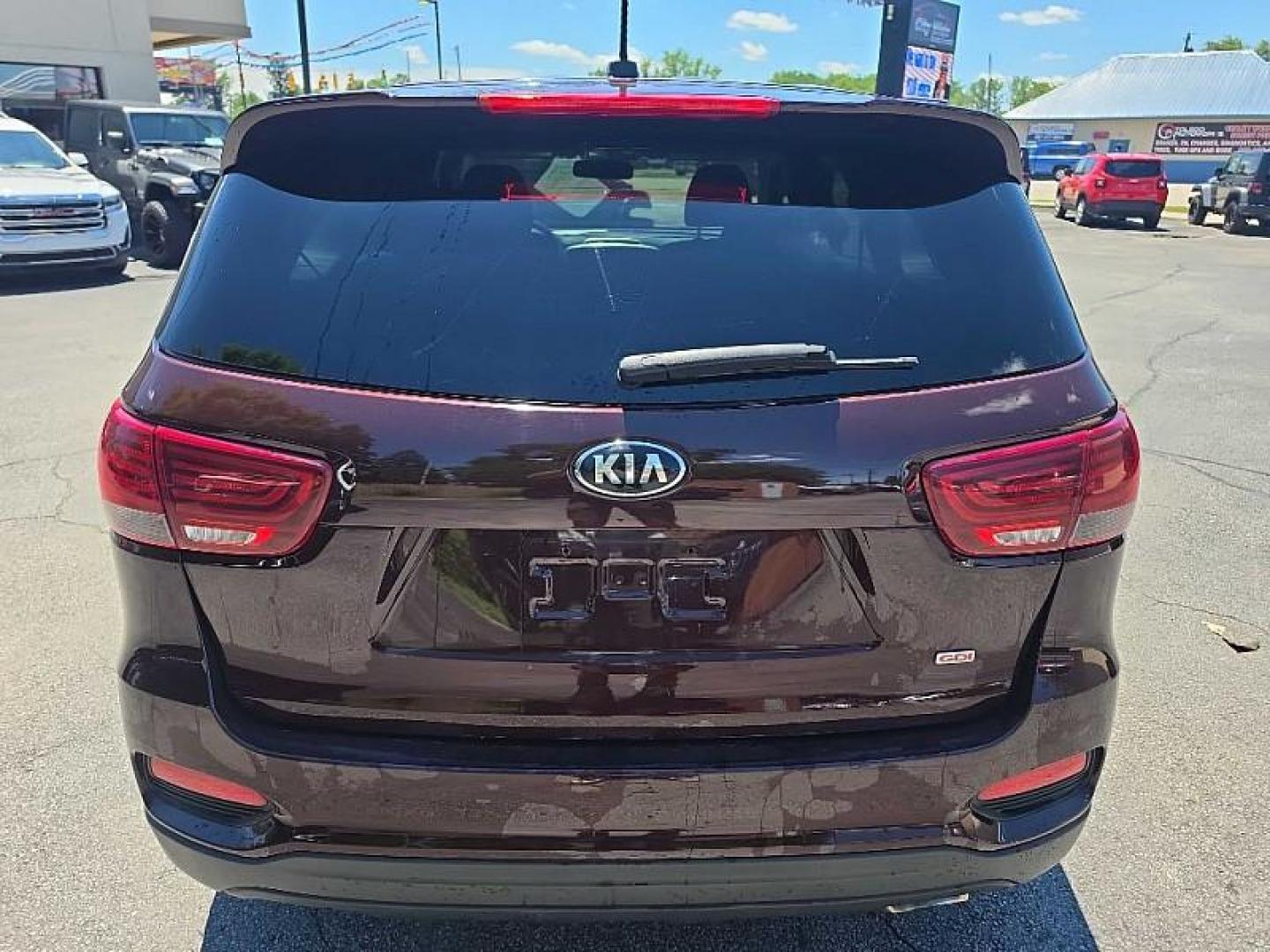 2020 PURPLE Kia Sorento LX 2WD (5XYPG4A38LG) with an 2.4L L4 DOHC 16V engine, 6A transmission, located at 3304 Woodville Road, Northwood, OH, 43619, (419) 210-8019, 41.612694, -83.480743 - Your #1 Destination for Auto Loans and mdash;No Matter Your Credit!At our dealership, we believe everyone deserves the opportunity to drive their dream car and mdash;whether you have good credit, bad credit, or no credit at all. With a wide selection of hundreds of cars, trucks, and SUVs, you'll fin - Photo#3