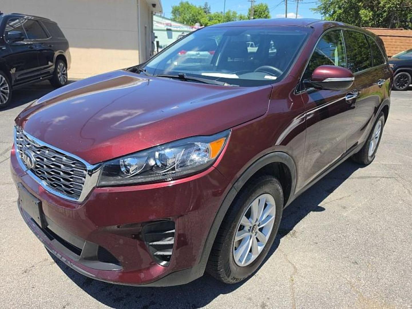 2020 PURPLE Kia Sorento LX 2WD (5XYPG4A38LG) with an 2.4L L4 DOHC 16V engine, 6A transmission, located at 3304 Woodville Road, Northwood, OH, 43619, (419) 210-8019, 41.612694, -83.480743 - Your #1 Destination for Auto Loans and mdash;No Matter Your Credit!At our dealership, we believe everyone deserves the opportunity to drive their dream car and mdash;whether you have good credit, bad credit, or no credit at all. With a wide selection of hundreds of cars, trucks, and SUVs, you'll fin - Photo#0
