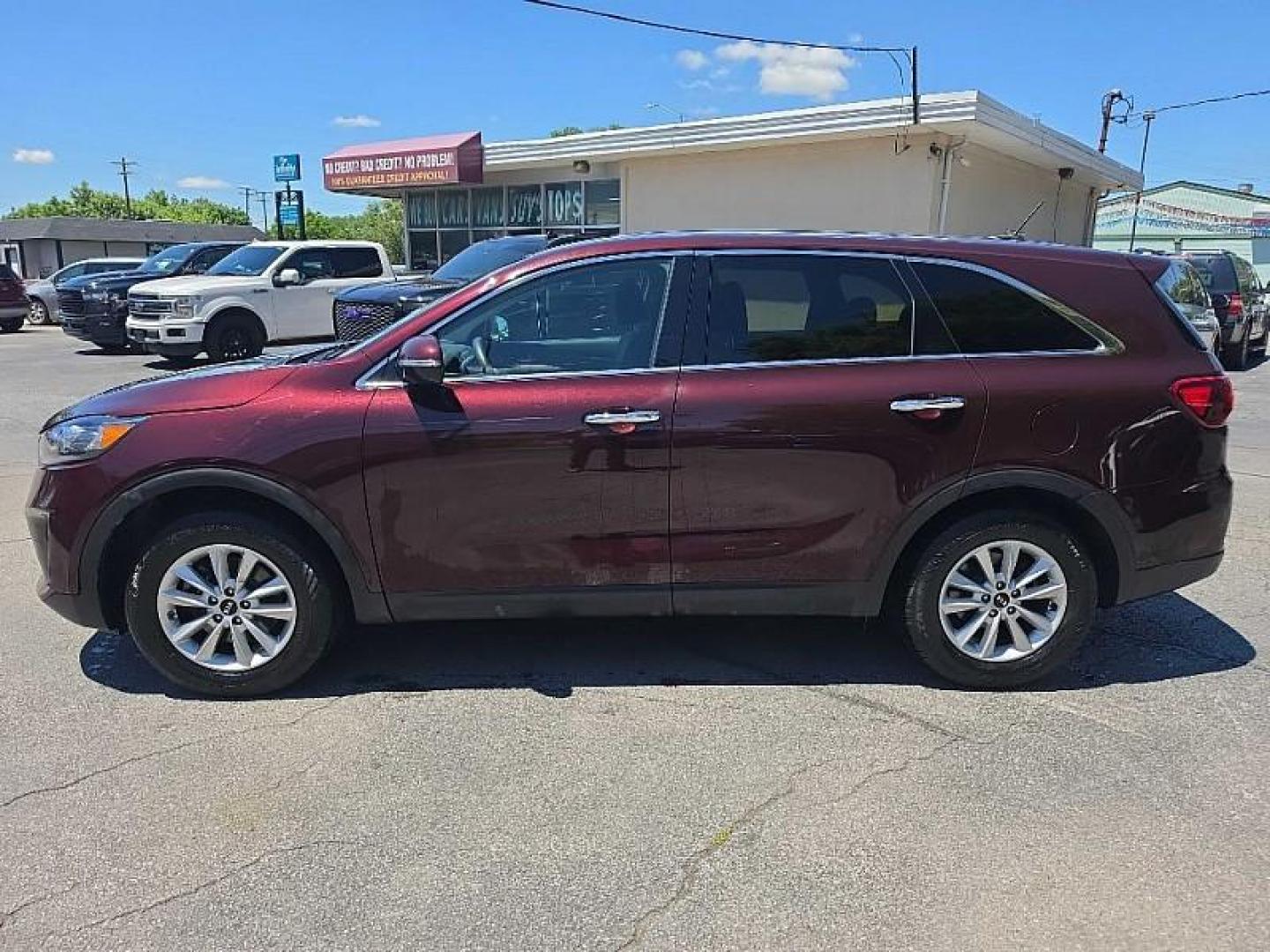 2020 PURPLE Kia Sorento LX 2WD (5XYPG4A38LG) with an 2.4L L4 DOHC 16V engine, 6A transmission, located at 3304 Woodville Road, Northwood, OH, 43619, (419) 210-8019, 41.612694, -83.480743 - Your #1 Destination for Auto Loans and mdash;No Matter Your Credit!At our dealership, we believe everyone deserves the opportunity to drive their dream car and mdash;whether you have good credit, bad credit, or no credit at all. With a wide selection of hundreds of cars, trucks, and SUVs, you'll fin - Photo#1