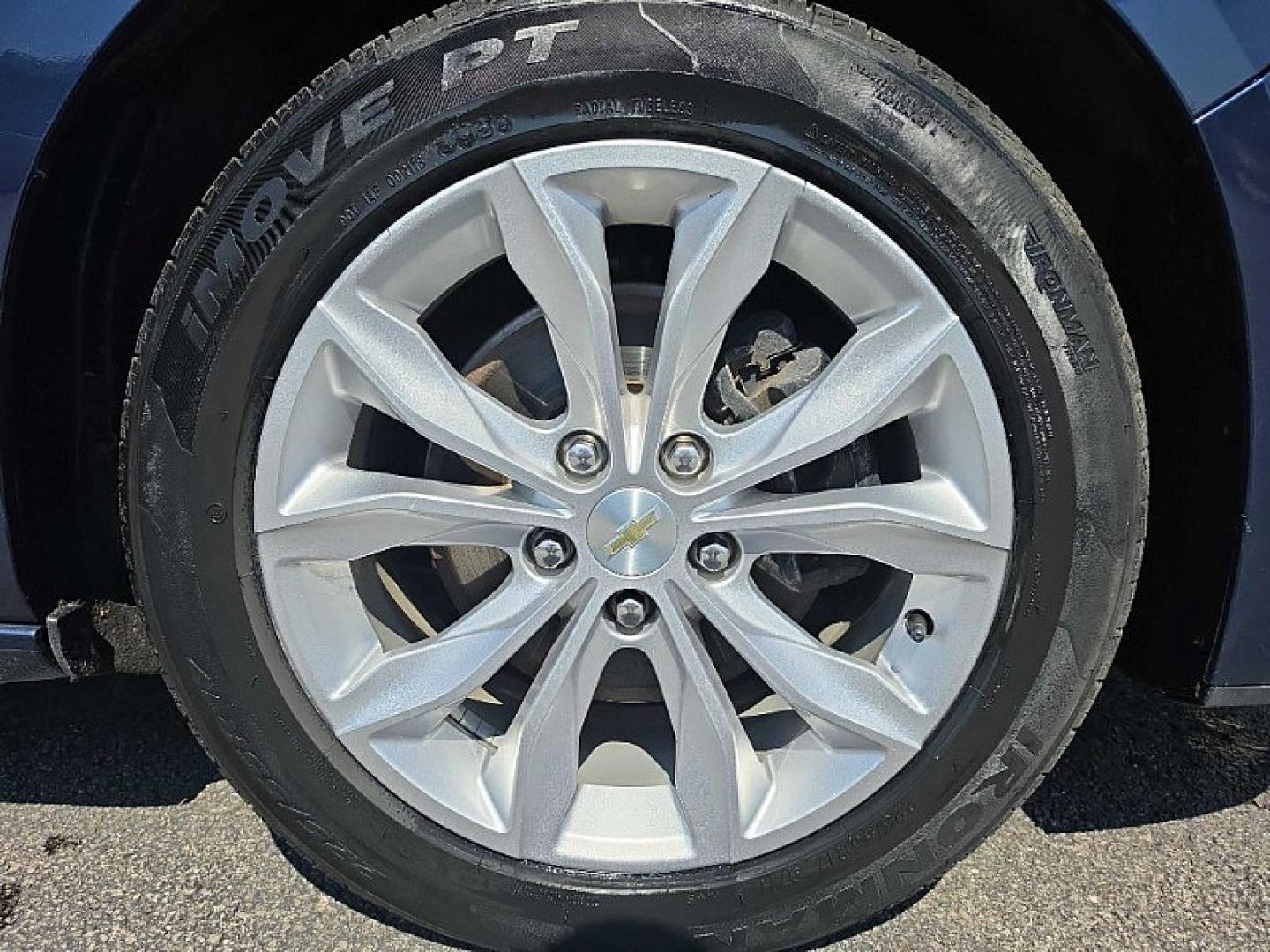 2021 BLUE /BLACK Chevrolet Malibu LT (1G1ZD5ST2MF) with an 1.5L L4 DOHC 16V engine, 6A transmission, located at 3304 Woodville Road, Northwood, OH, 43619, (419) 210-8019, 41.612694, -83.480743 - Your #1 Destination for Auto Loans and mdash;No Matter Your Credit!At our dealership, we believe everyone deserves the opportunity to drive their dream car and mdash;whether you have good credit, bad credit, or no credit at all. With a wide selection of hundreds of cars, trucks, and SUVs, you'll fin- Photo#17