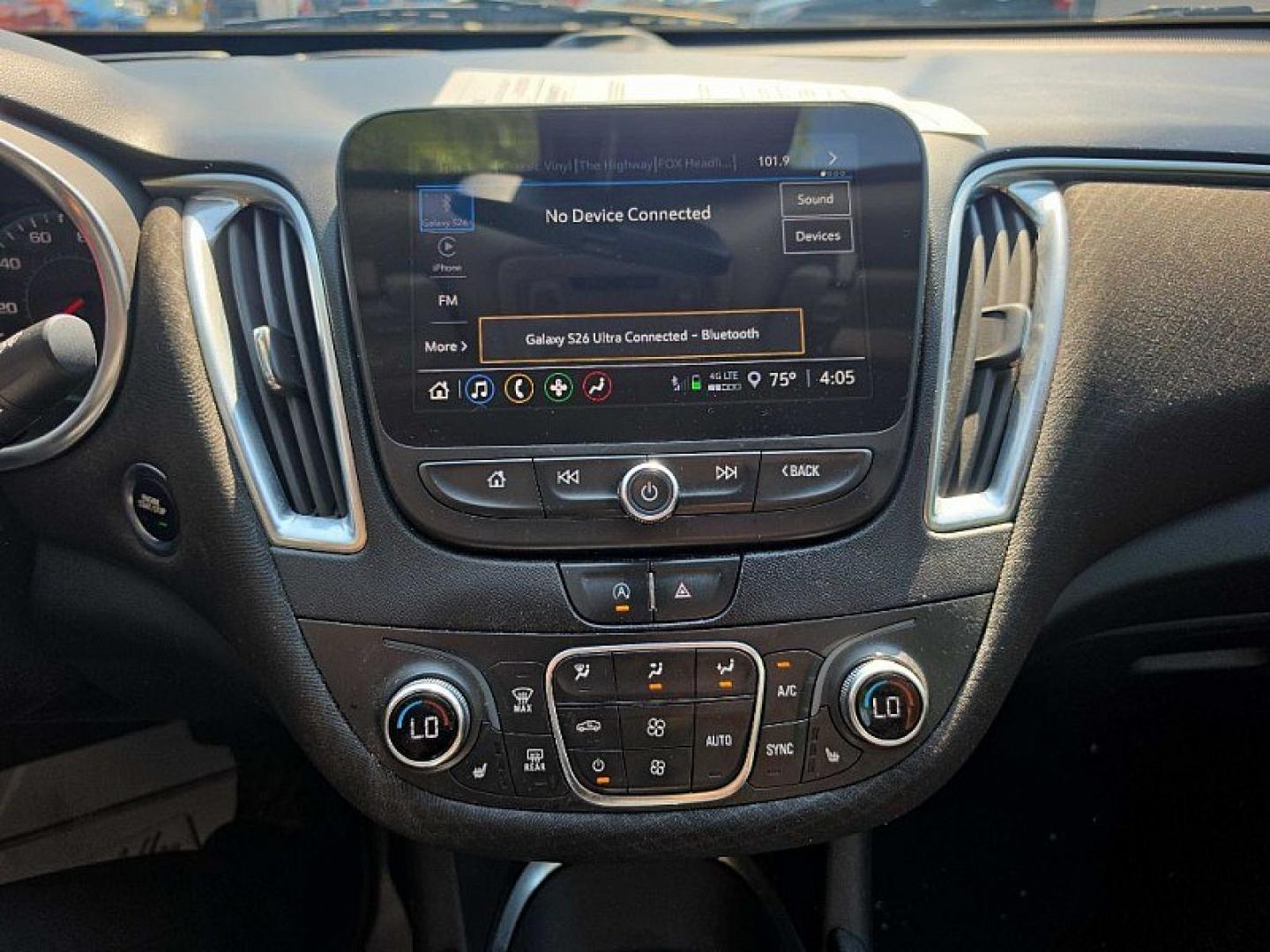 2021 BLUE /BLACK Chevrolet Malibu LT (1G1ZD5ST2MF) with an 1.5L L4 DOHC 16V engine, 6A transmission, located at 3304 Woodville Road, Northwood, OH, 43619, (419) 210-8019, 41.612694, -83.480743 - Your #1 Destination for Auto Loans and mdash;No Matter Your Credit!At our dealership, we believe everyone deserves the opportunity to drive their dream car and mdash;whether you have good credit, bad credit, or no credit at all. With a wide selection of hundreds of cars, trucks, and SUVs, you'll fin- Photo#20