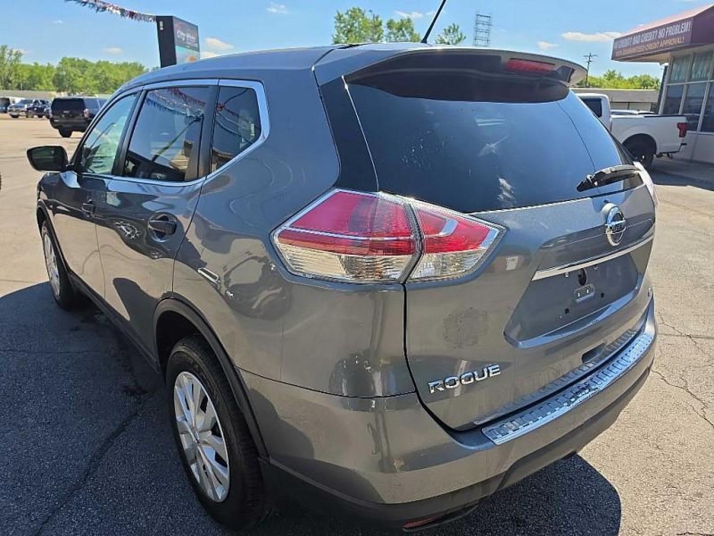2016 GRAY /BLACK Nissan Rogue S AWD (5N1AT2MMXGC) with an 2.5L L4 DOHC 16V engine, CVT transmission, located at 3304 Woodville Road, Northwood, OH, 43619, (419) 210-8019, 41.612694, -83.480743 - Your #1 Destination for Auto Loans and mdash;No Matter Your Credit!At our dealership, we believe everyone deserves the opportunity to drive their dream car and mdash;whether you have good credit, bad credit, or no credit at all. With a wide selection of hundreds of cars, trucks, and SUVs, you'll fin - Photo#2