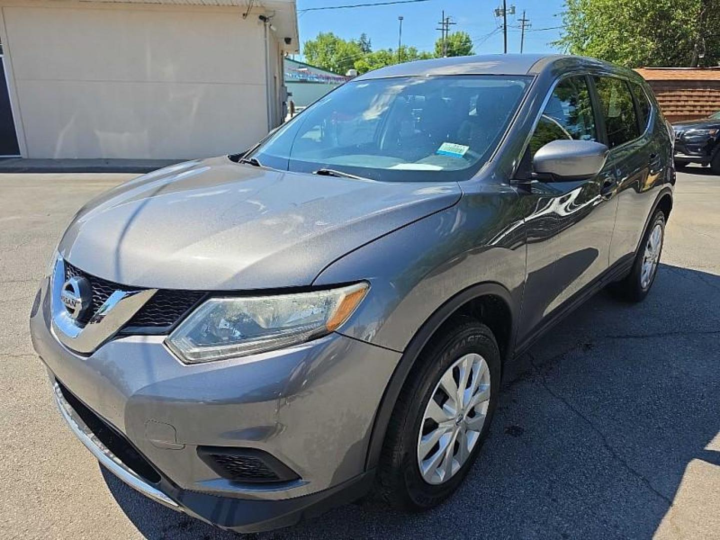 2016 GRAY /BLACK Nissan Rogue S AWD (5N1AT2MMXGC) with an 2.5L L4 DOHC 16V engine, CVT transmission, located at 3304 Woodville Road, Northwood, OH, 43619, (419) 210-8019, 41.612694, -83.480743 - Your #1 Destination for Auto Loans and mdash;No Matter Your Credit!At our dealership, we believe everyone deserves the opportunity to drive their dream car and mdash;whether you have good credit, bad credit, or no credit at all. With a wide selection of hundreds of cars, trucks, and SUVs, you'll fin - Photo#0