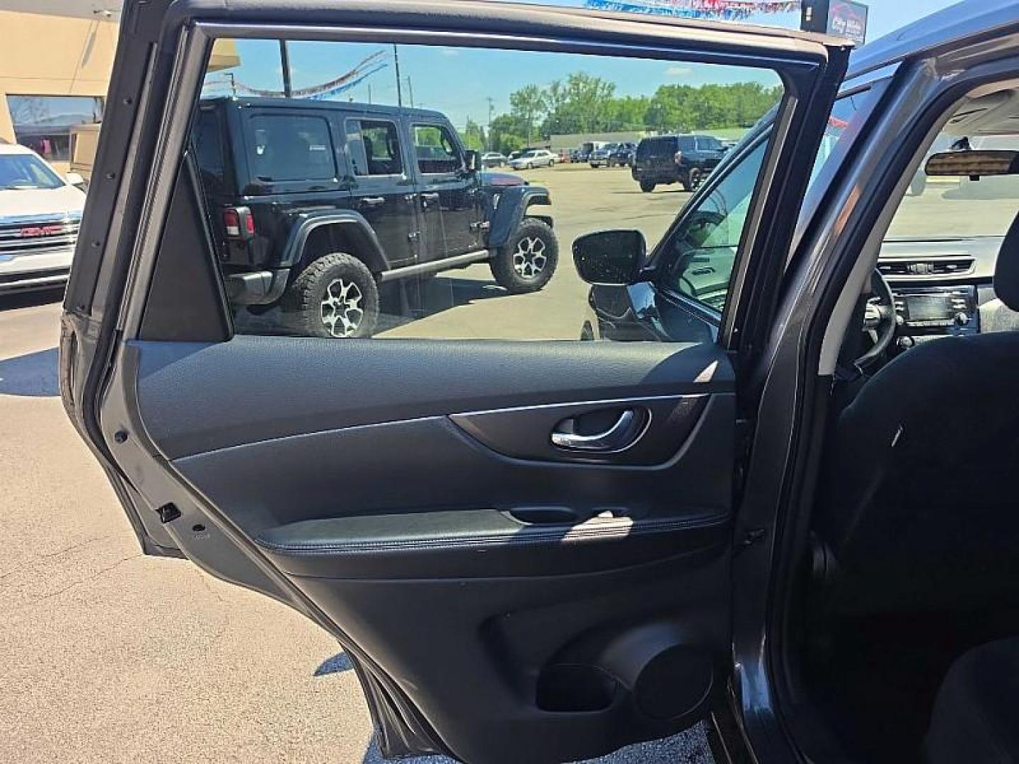2016 GRAY /BLACK Nissan Rogue S AWD (5N1AT2MMXGC) with an 2.5L L4 DOHC 16V engine, CVT transmission, located at 3304 Woodville Road, Northwood, OH, 43619, (419) 210-8019, 41.612694, -83.480743 - Your #1 Destination for Auto Loans and mdash;No Matter Your Credit!At our dealership, we believe everyone deserves the opportunity to drive their dream car and mdash;whether you have good credit, bad credit, or no credit at all. With a wide selection of hundreds of cars, trucks, and SUVs, you'll fin - Photo#10