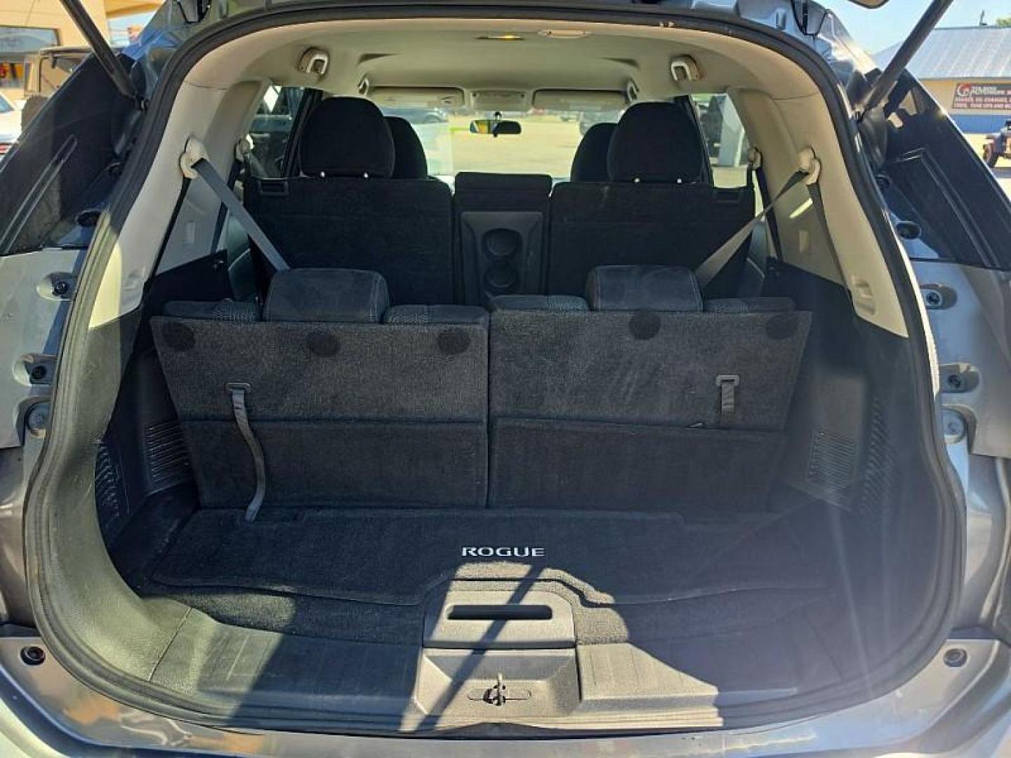 2016 GRAY /BLACK Nissan Rogue S AWD (5N1AT2MMXGC) with an 2.5L L4 DOHC 16V engine, CVT transmission, located at 3304 Woodville Road, Northwood, OH, 43619, (419) 210-8019, 41.612694, -83.480743 - Your #1 Destination for Auto Loans and mdash;No Matter Your Credit!At our dealership, we believe everyone deserves the opportunity to drive their dream car and mdash;whether you have good credit, bad credit, or no credit at all. With a wide selection of hundreds of cars, trucks, and SUVs, you'll fin - Photo#12