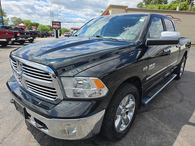 photo of 2017 RAM 1500 SLT Crew Cab LWB 4WD