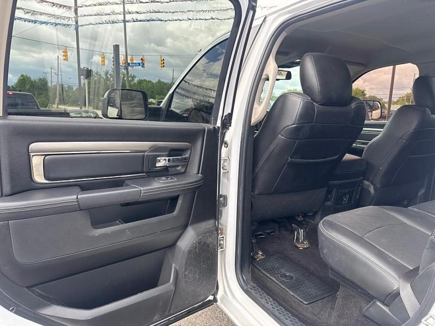 2017 WHITE /BLACK RAM 1500 Sport Crew Cab SWB 4WD (1C6RR7MT3HS) with an 5.7L V8 OHV 16V engine, 8A transmission, located at 3304 Woodville Road, Northwood, OH, 43619, (419) 210-8019, 41.612694, -83.480743 - Your #1 Destination for Auto Loans and mdash;No Matter Your Credit!At our dealership, we believe everyone deserves the opportunity to drive their dream car and mdash;whether you have good credit, bad credit, or no credit at all. With a wide selection of hundreds of cars, trucks, and SUVs, you'll fin- Photo#10