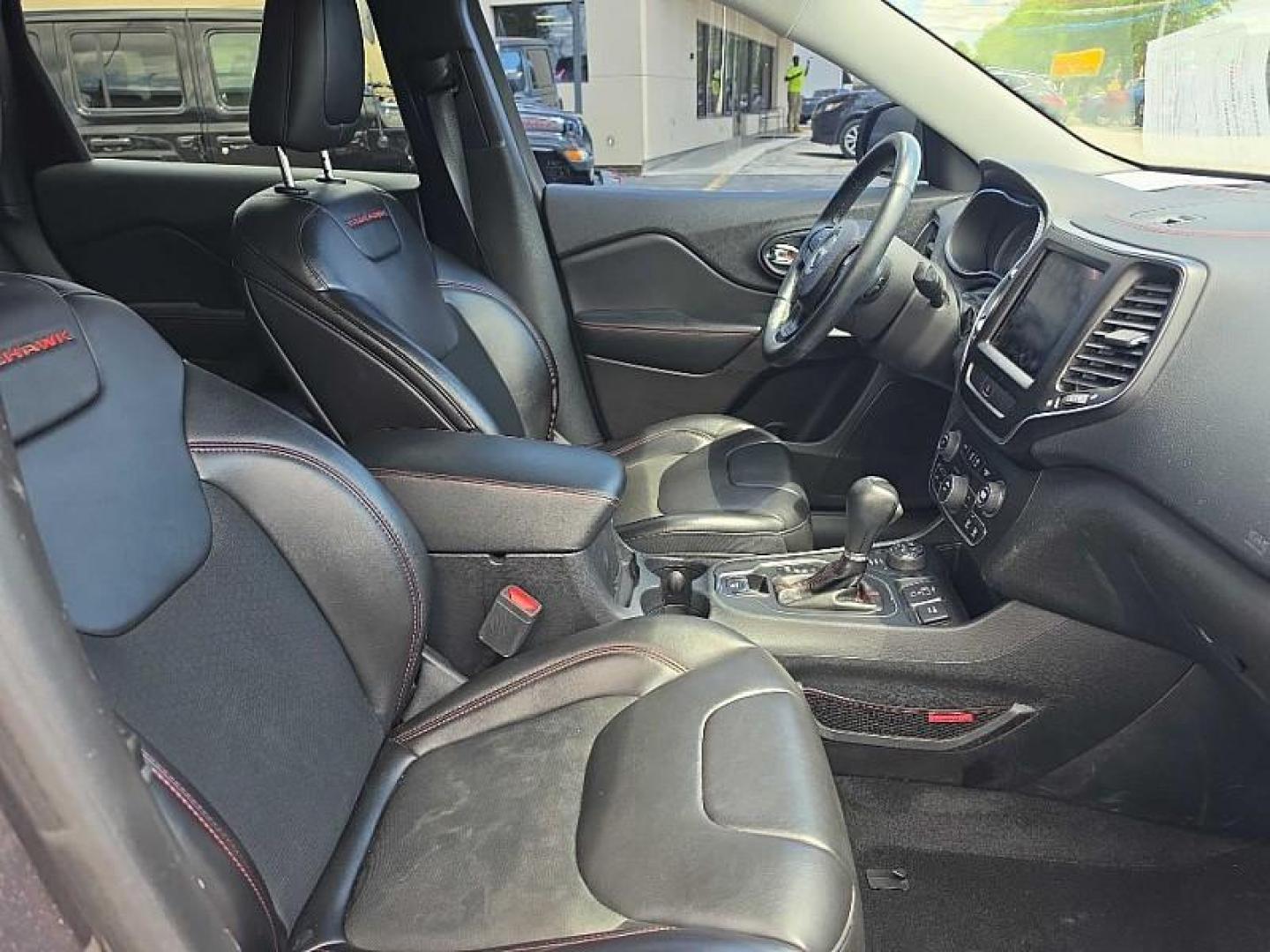 2019 GRAY Jeep Cherokee Trailhawk 4WD (1C4PJMBX7KD) with an 3.2L V6 DOHC 24V engine, 9A transmission, located at 3304 Woodville Road, Northwood, OH, 43619, (419) 210-8019, 41.612694, -83.480743 - Your #1 Destination for Auto Loans and mdash;No Matter Your Credit!At our dealership, we believe everyone deserves the opportunity to drive their dream car and mdash;whether you have good credit, bad credit, or no credit at all. With a wide selection of hundreds of cars, trucks, and SUVs, you'll fin- Photo#27